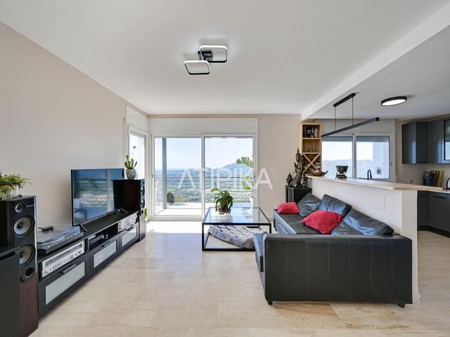 5 slaapkamer Villa te koop in Santa Cristina d'Aro met garage - € 695.000 (Ref: 10145699)