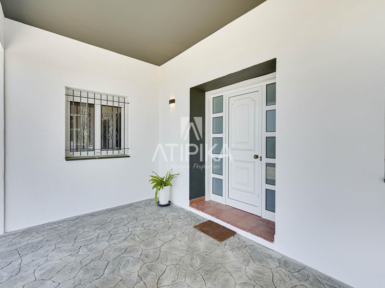 5 slaapkamer Villa te koop in Santa Cristina d'Aro met garage - € 695.000 (Ref: 10145699)