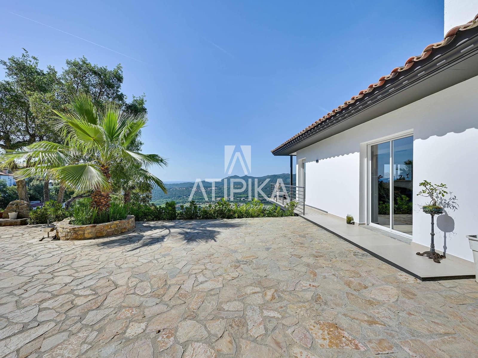 5 slaapkamer Villa te koop in Santa Cristina d'Aro met garage - € 695.000 (Ref: 10145699)