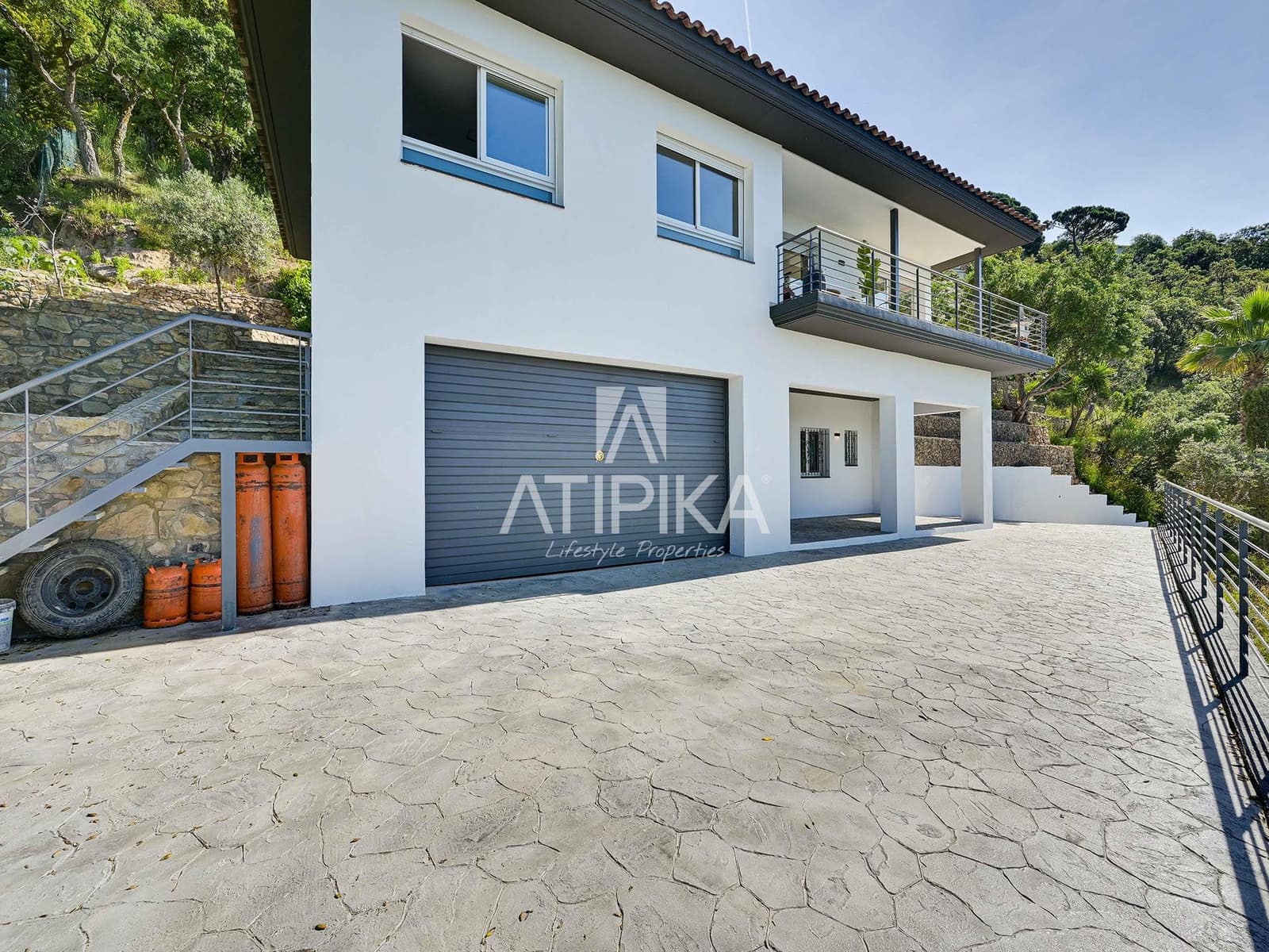 5 slaapkamer Villa te koop in Santa Cristina d'Aro met garage - € 695.000 (Ref: 10145699)