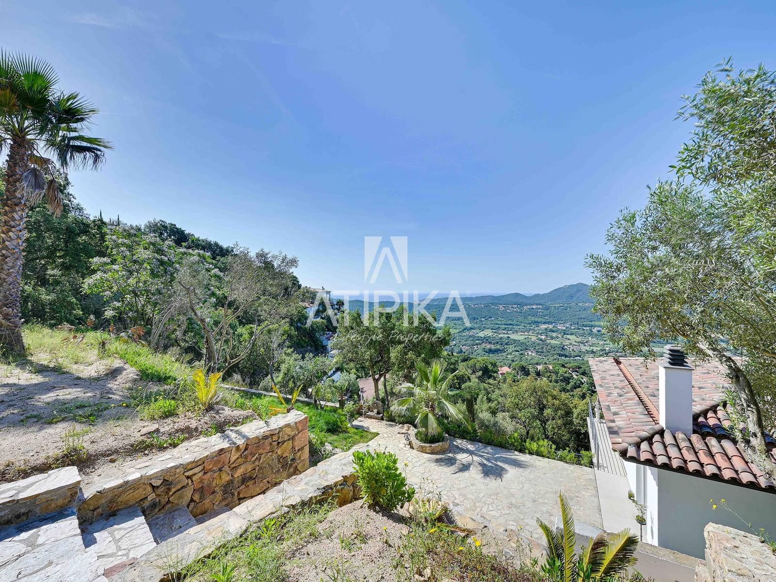 5 slaapkamer Villa te koop in Santa Cristina d'Aro met garage - € 695.000 (Ref: 10145699)