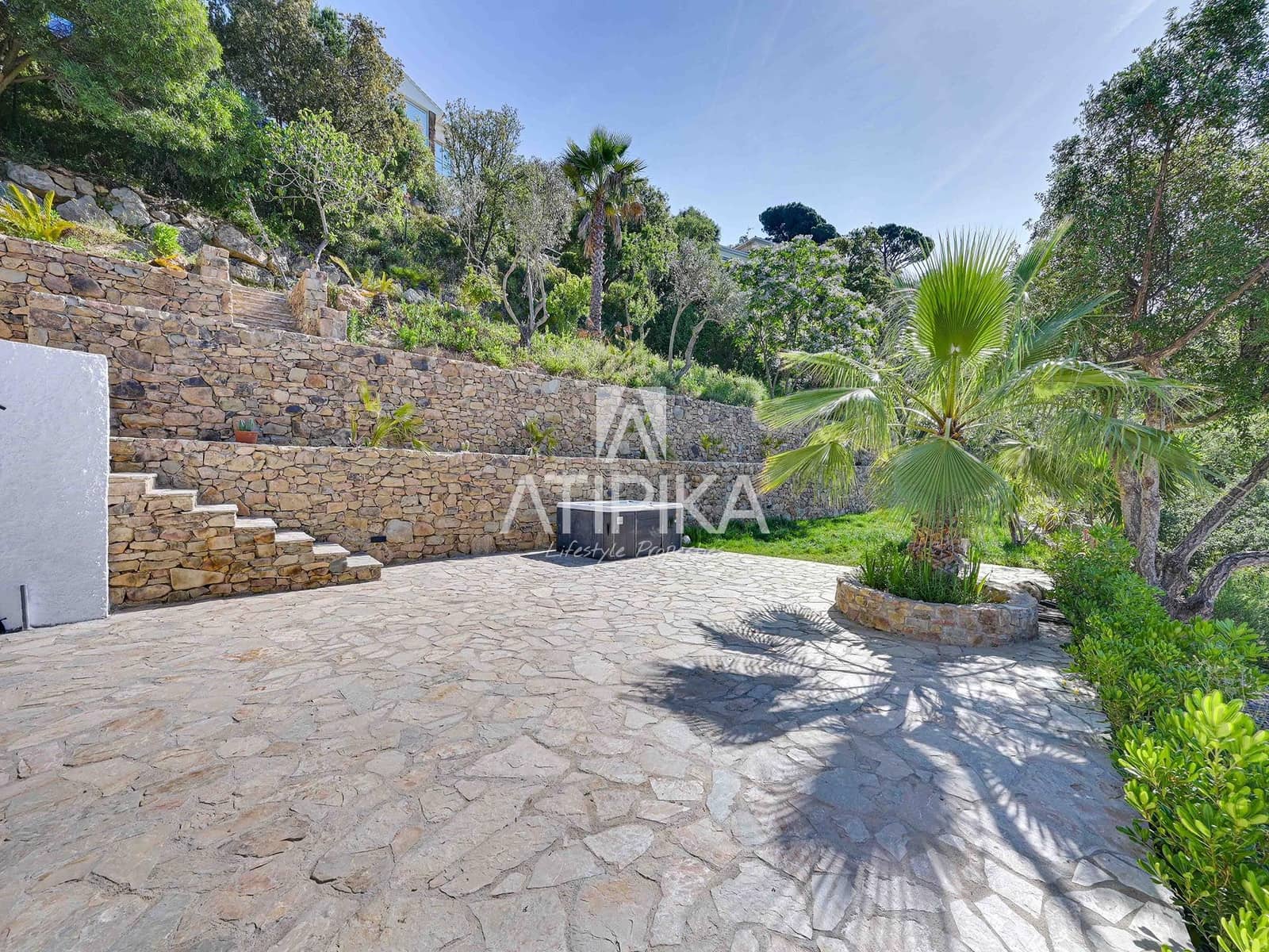 5 slaapkamer Villa te koop in Santa Cristina d'Aro met garage - € 695.000 (Ref: 10145699)