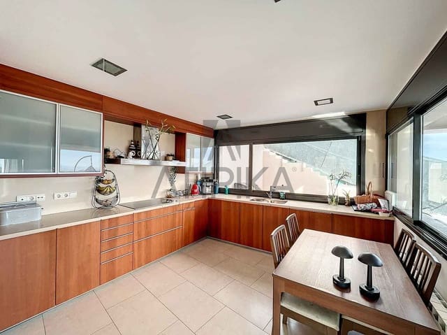 5 camera da letto Villa in vendita in Castell d'Aro, Castell-Platja d'Aro con piscina garage - 1.199.000 € (Rif: 10145700)