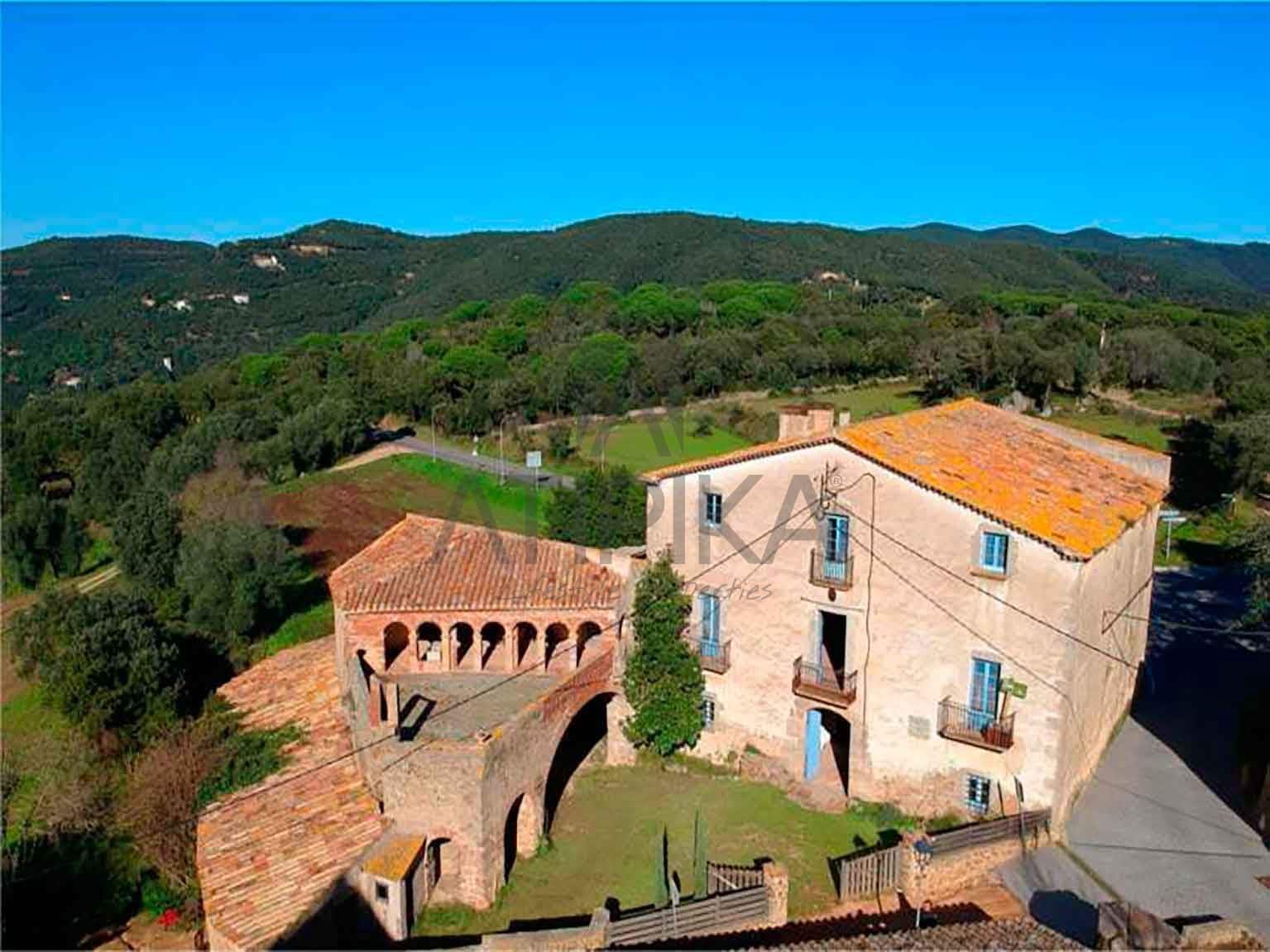 10 chambre Finca/Maison de Campagne à vendre à Santa Cristina d'Aro - 980 000 € (Ref: 10145702)