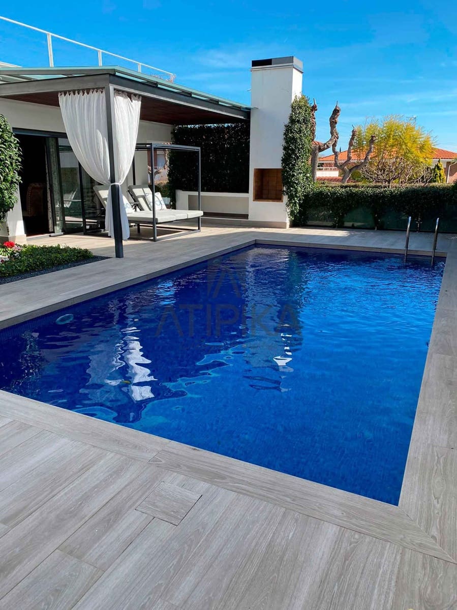 5 bedroom Villa for sale in Premia de Dalt with pool garage - € 986,000 (Ref: 10145704)