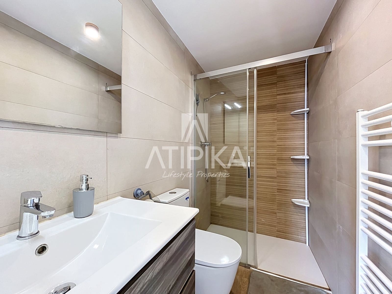 5 soveværelse Villa til leje i Les Botigues de Sitges med swimmingpool garage - € 4.100 (Ref: 10148252)