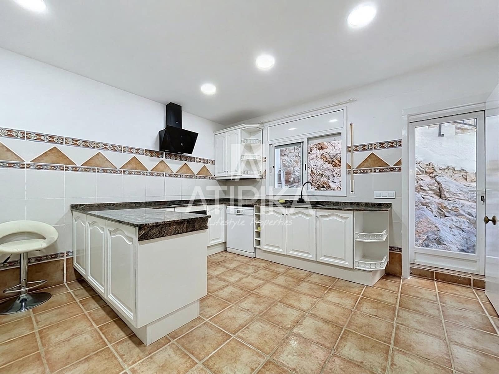 5 soveværelse Villa til leje i Les Botigues de Sitges med swimmingpool garage - € 4.100 (Ref: 10148252)