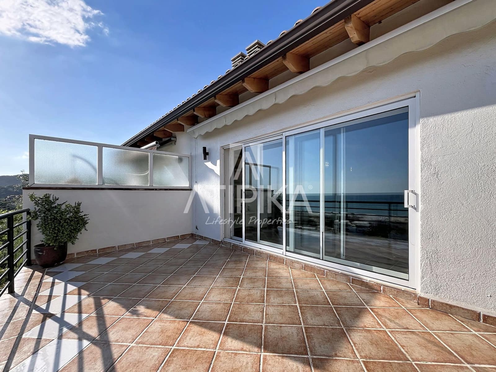 5 soveværelse Villa til leje i Les Botigues de Sitges med swimmingpool garage - € 4.100 (Ref: 10148252)