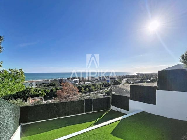 Villa/Maison de 5 chambres à louer à Les Botigues de Sitges, Sitges avec piscine garage - 4 100 € (Ref: 10148252)