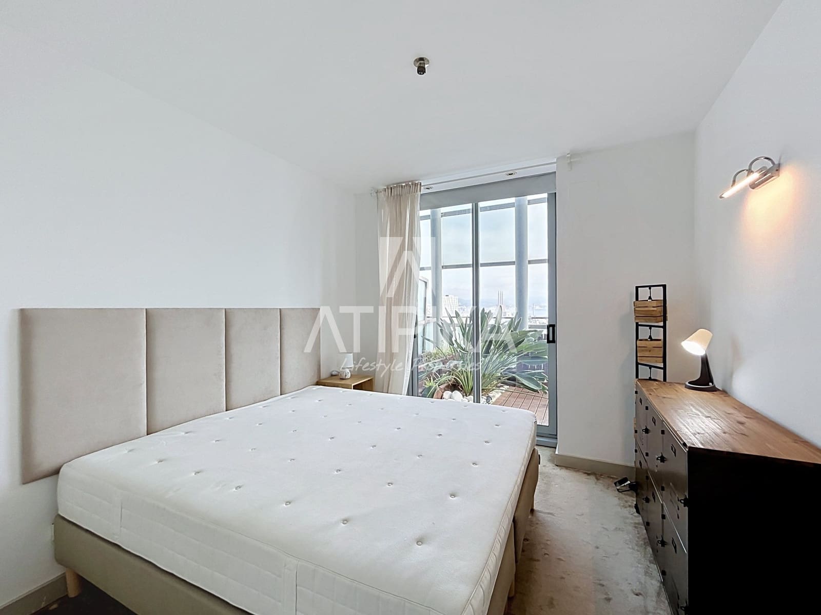 3 sypialnia Penthouse do wynajęcia w Miasto Barcelona z basenem garażem - 8 500 € (Ref: 10160861)