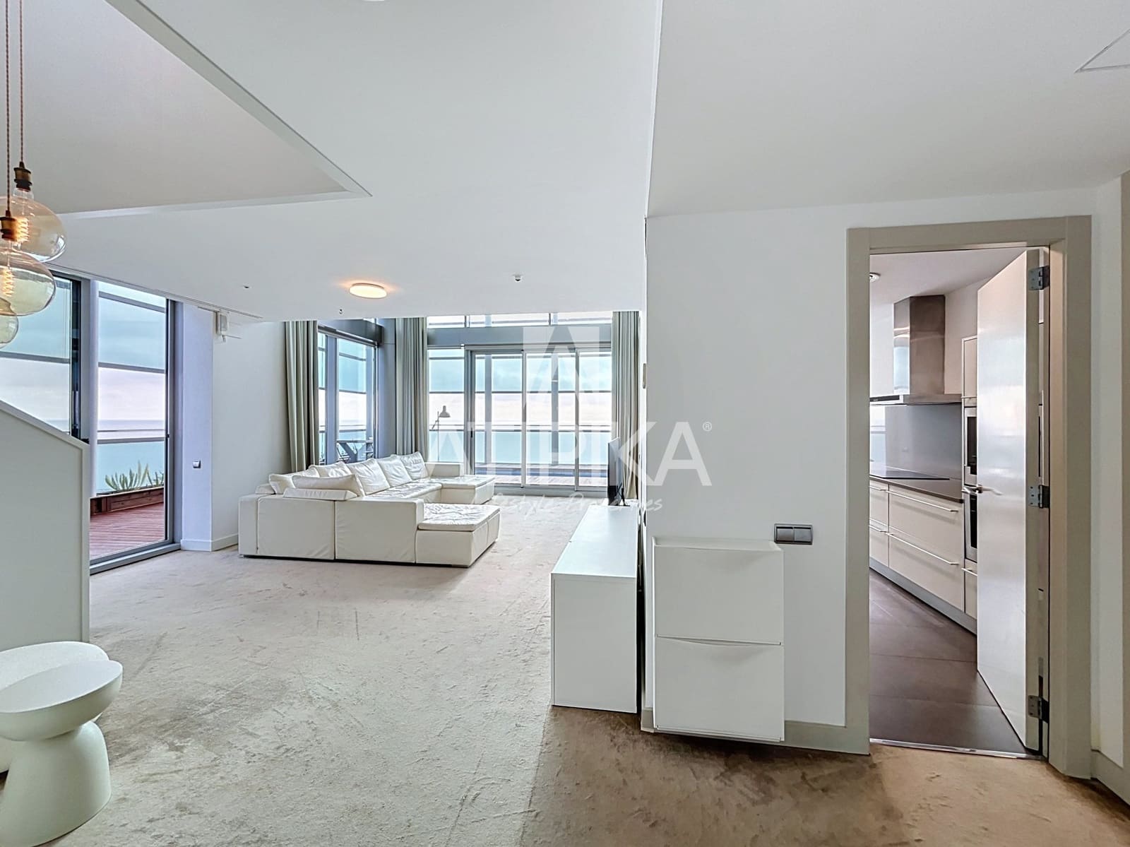 3 sypialnia Penthouse do wynajęcia w Miasto Barcelona z basenem garażem - 8 500 € (Ref: 10160861)