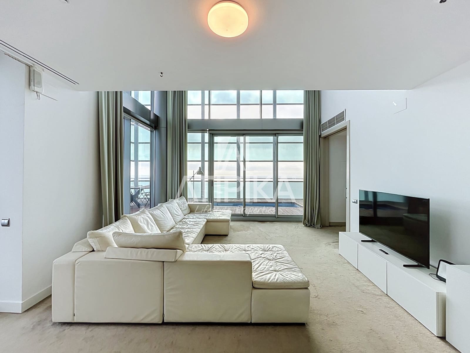 3 sypialnia Penthouse do wynajęcia w Miasto Barcelona z basenem garażem - 8 500 € (Ref: 10160861)