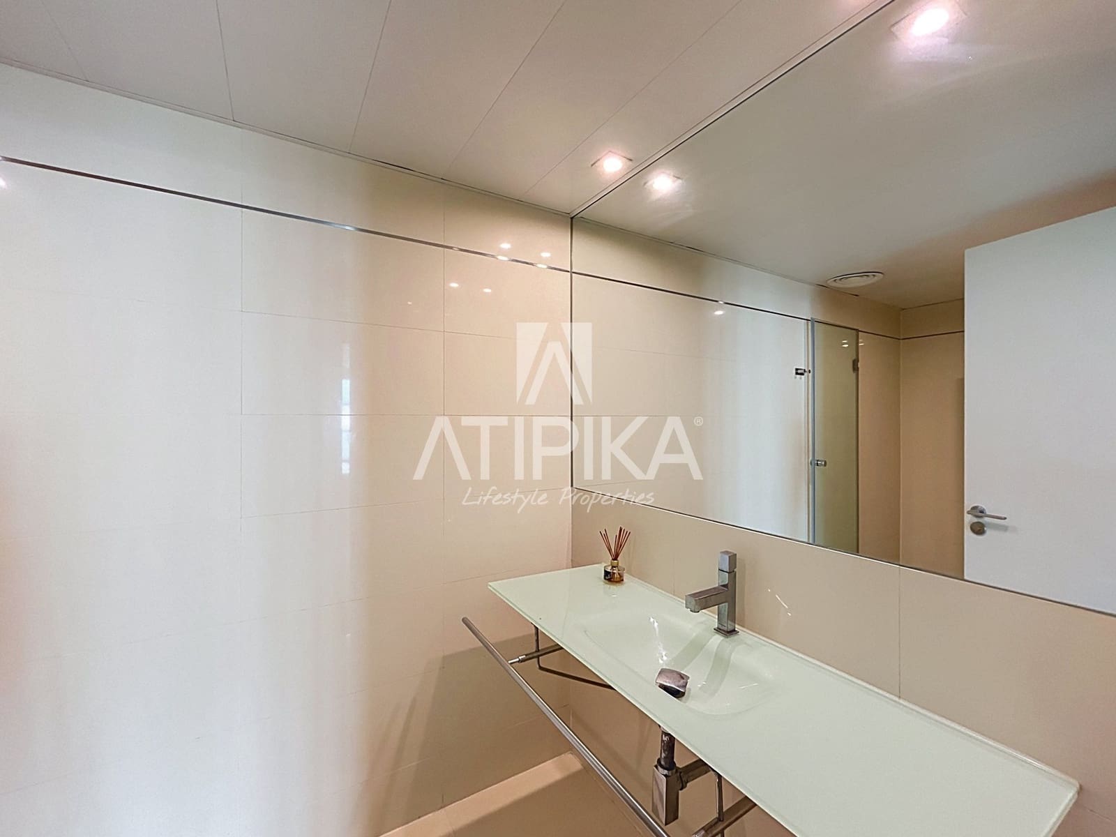 3 sypialnia Penthouse do wynajęcia w Miasto Barcelona z basenem garażem - 8 500 € (Ref: 10160861)