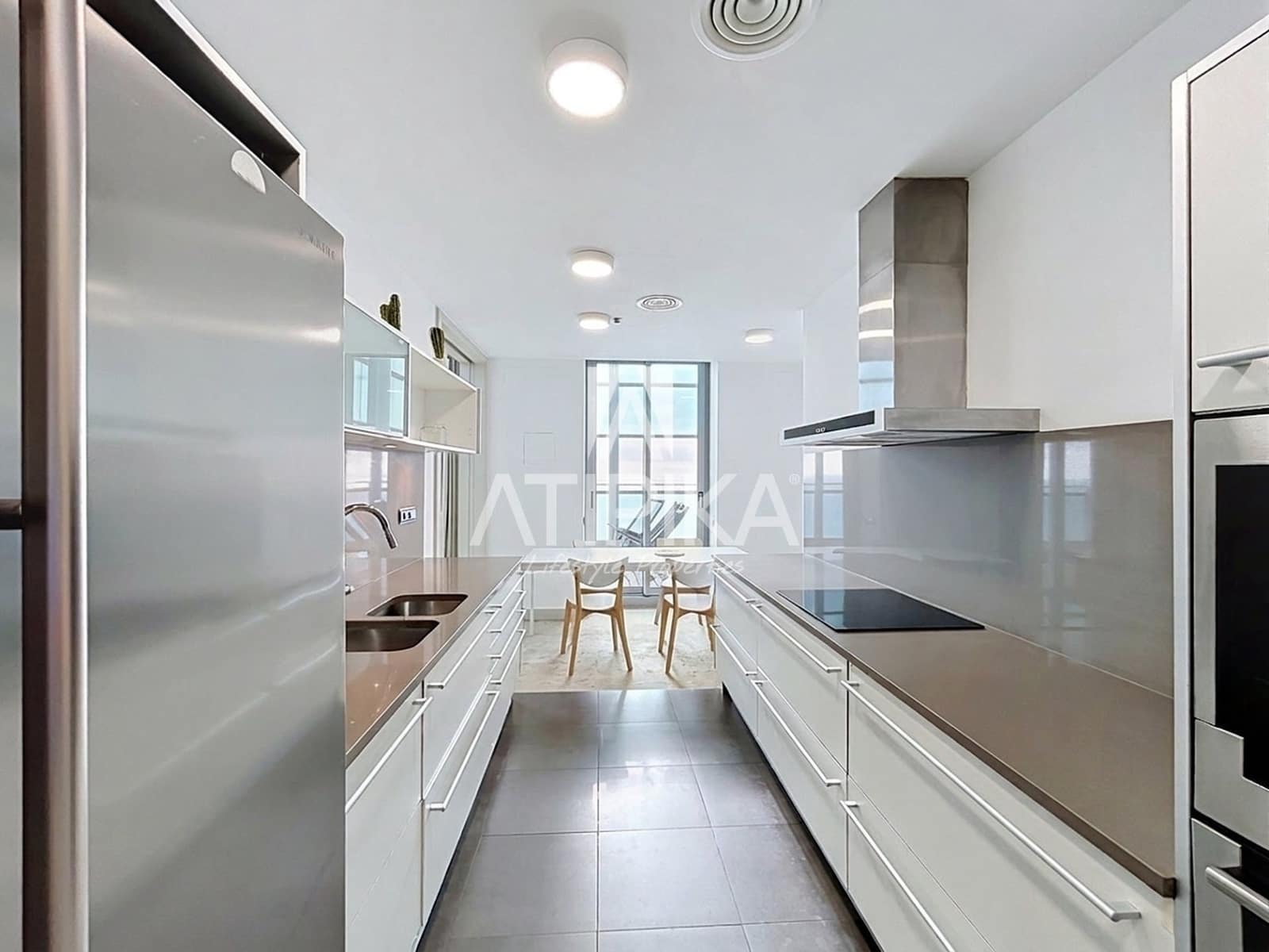 3 sypialnia Penthouse do wynajęcia w Miasto Barcelona z basenem garażem - 8 500 € (Ref: 10160861)
