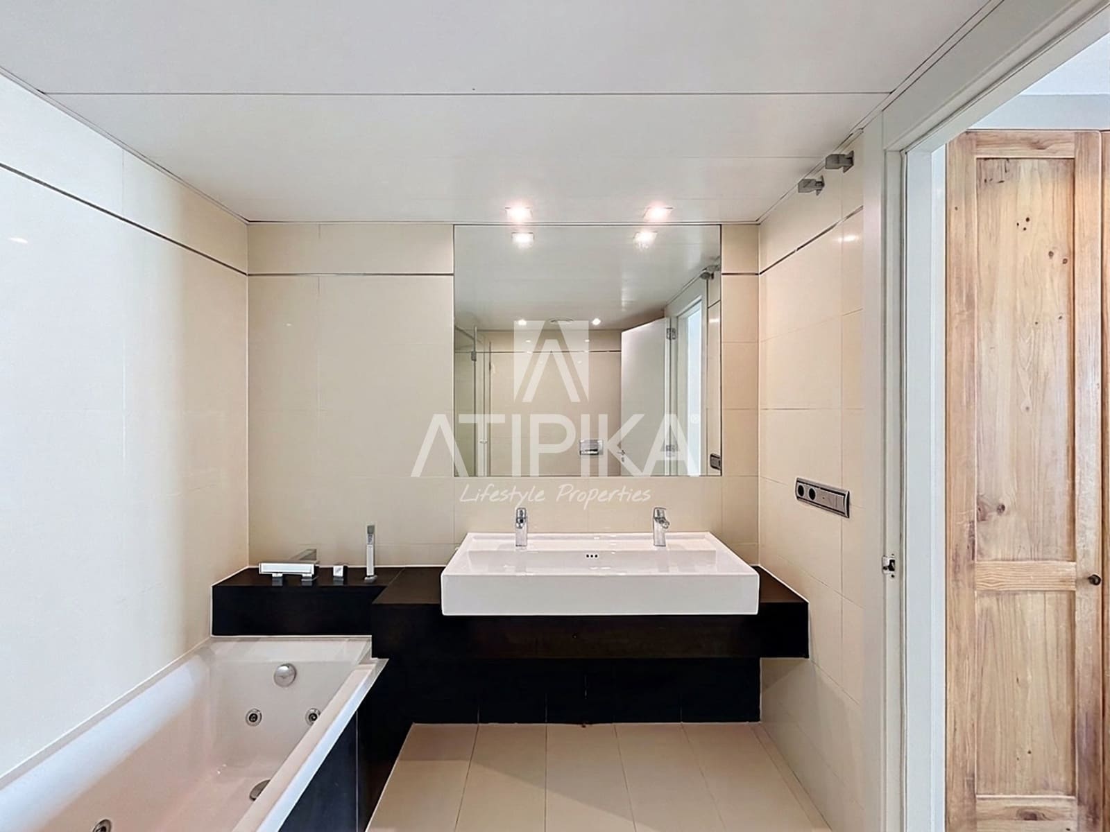 3 sypialnia Penthouse do wynajęcia w Miasto Barcelona z basenem garażem - 8 500 € (Ref: 10160861)