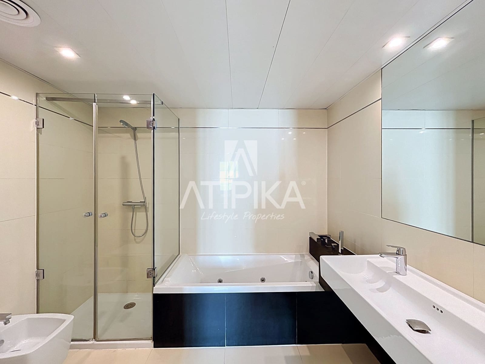 3 sypialnia Penthouse do wynajęcia w Miasto Barcelona z basenem garażem - 8 500 € (Ref: 10160861)