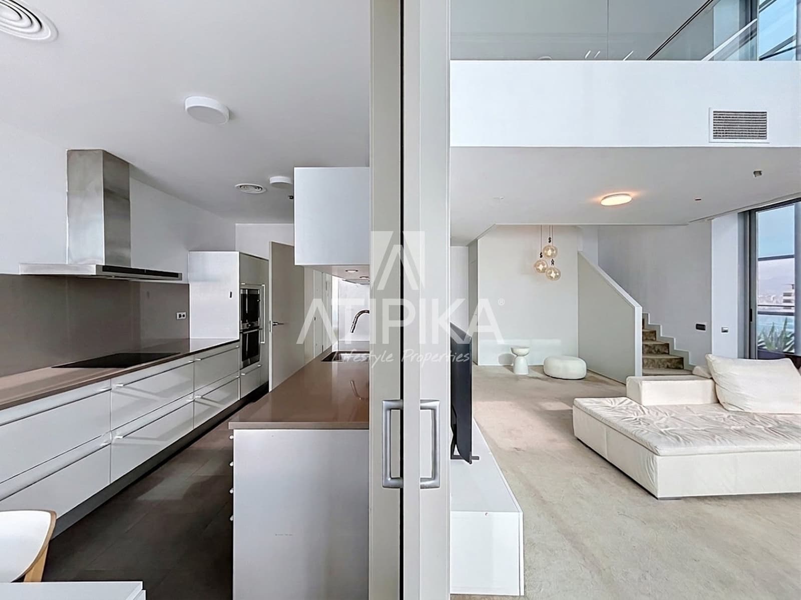 3 sypialnia Penthouse do wynajęcia w Miasto Barcelona z basenem garażem - 8 500 € (Ref: 10160861)