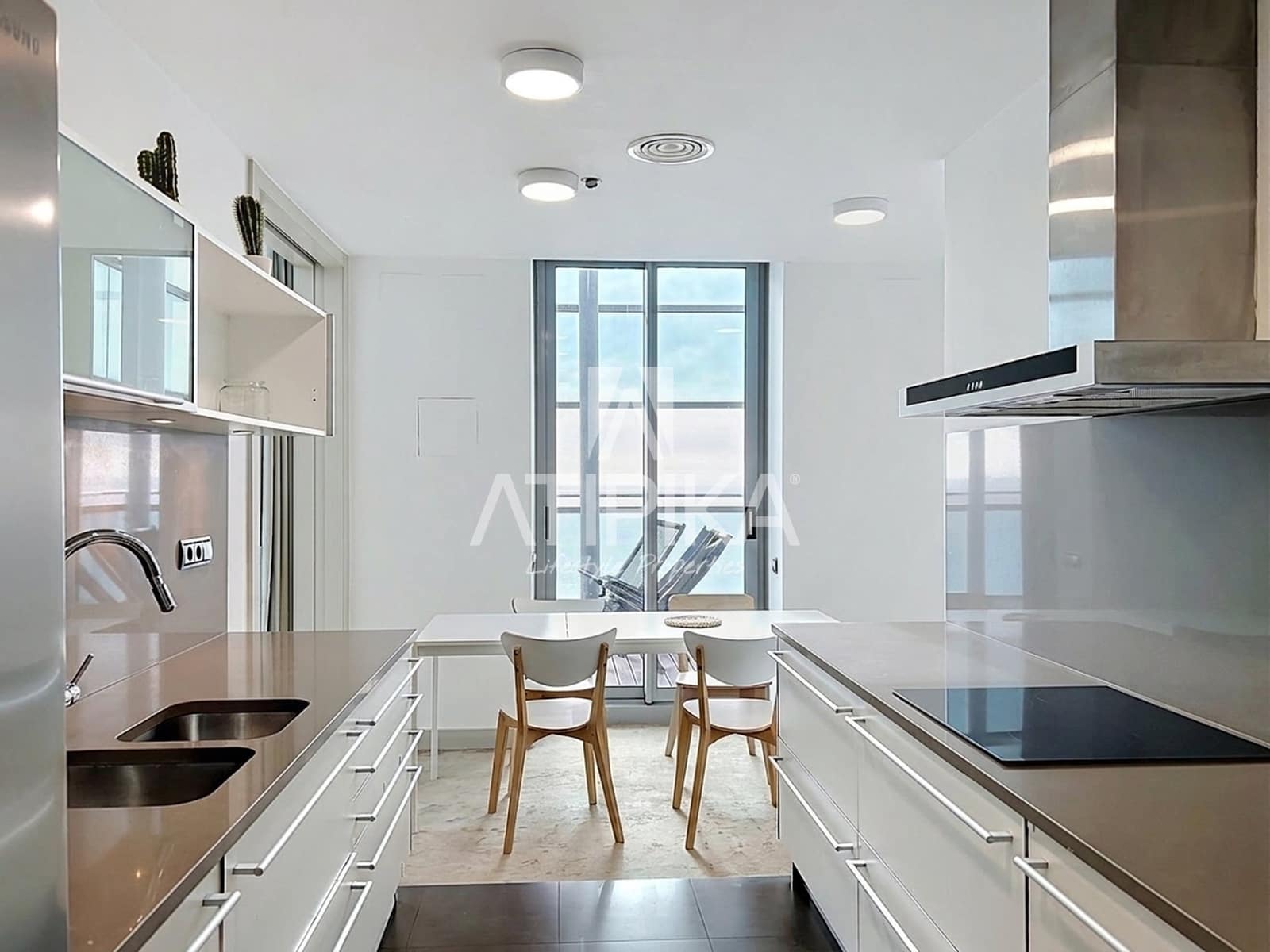 3 sypialnia Penthouse do wynajęcia w Miasto Barcelona z basenem garażem - 8 500 € (Ref: 10160861)