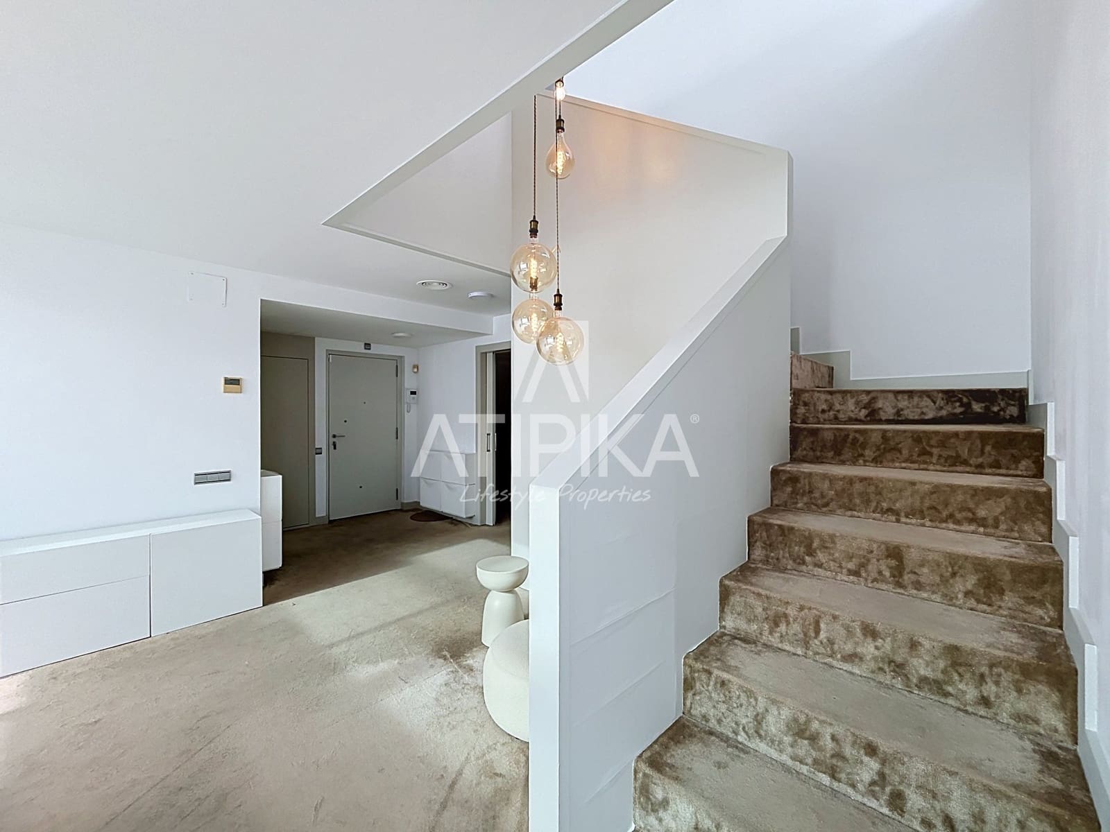 3 sypialnia Penthouse do wynajęcia w Miasto Barcelona z basenem garażem - 8 500 € (Ref: 10160861)