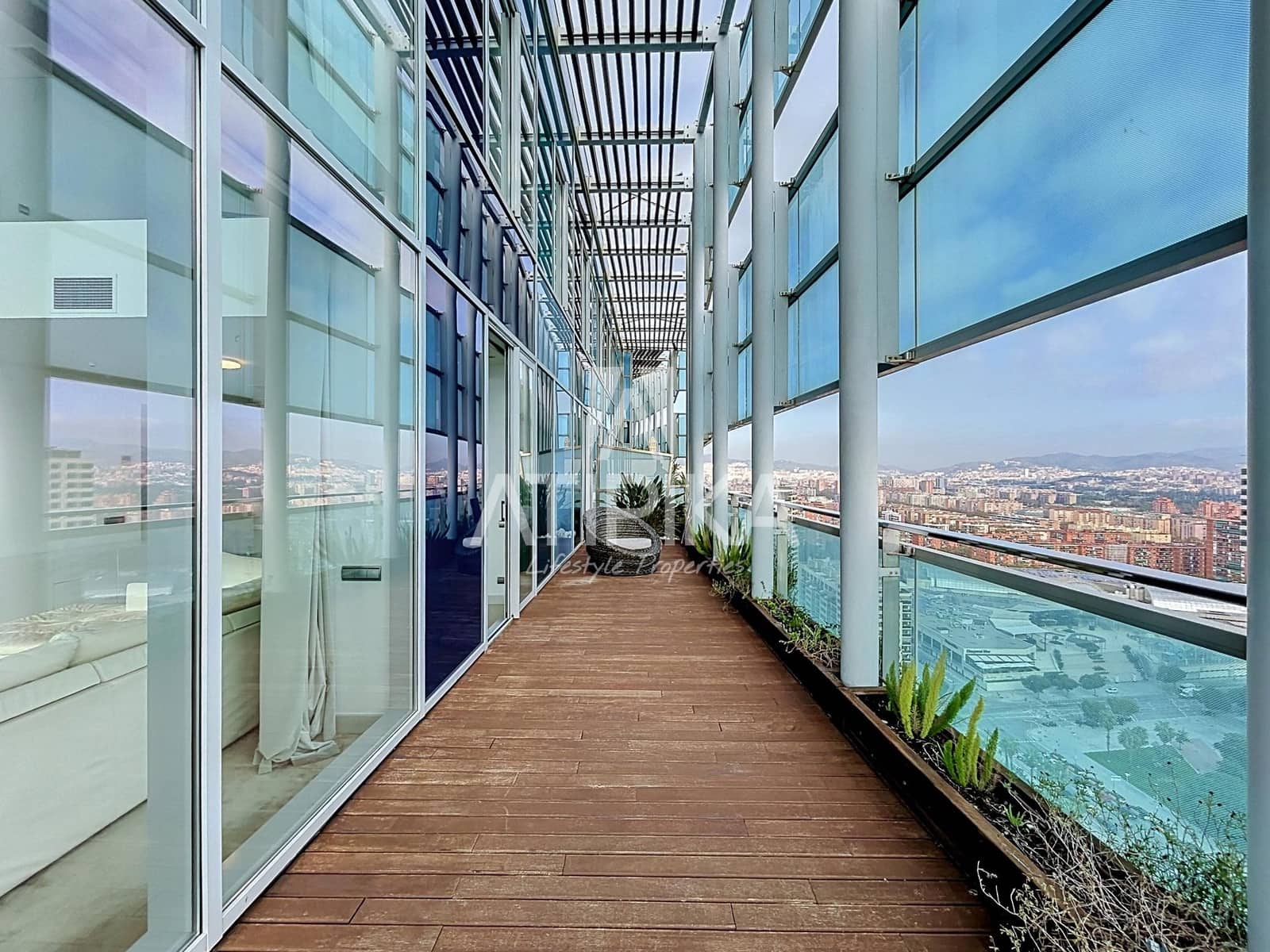 3 sypialnia Penthouse do wynajęcia w Miasto Barcelona z basenem garażem - 8 500 € (Ref: 10160861)