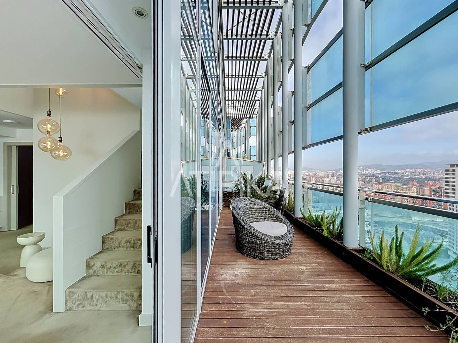 3 sypialnia Penthouse do wynajęcia w Miasto Barcelona z basenem garażem - 8 500 € (Ref: 10160861)