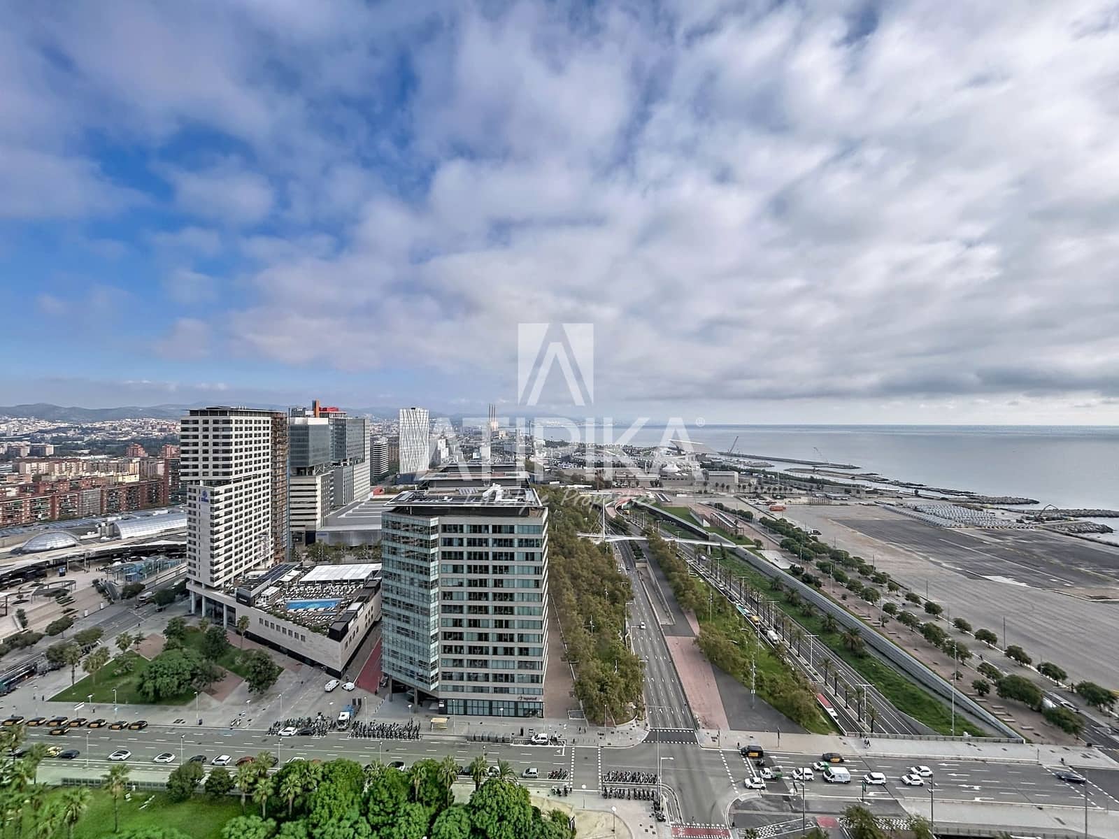 3 sypialnia Penthouse do wynajęcia w Miasto Barcelona z basenem garażem - 8 500 € (Ref: 10160861)
