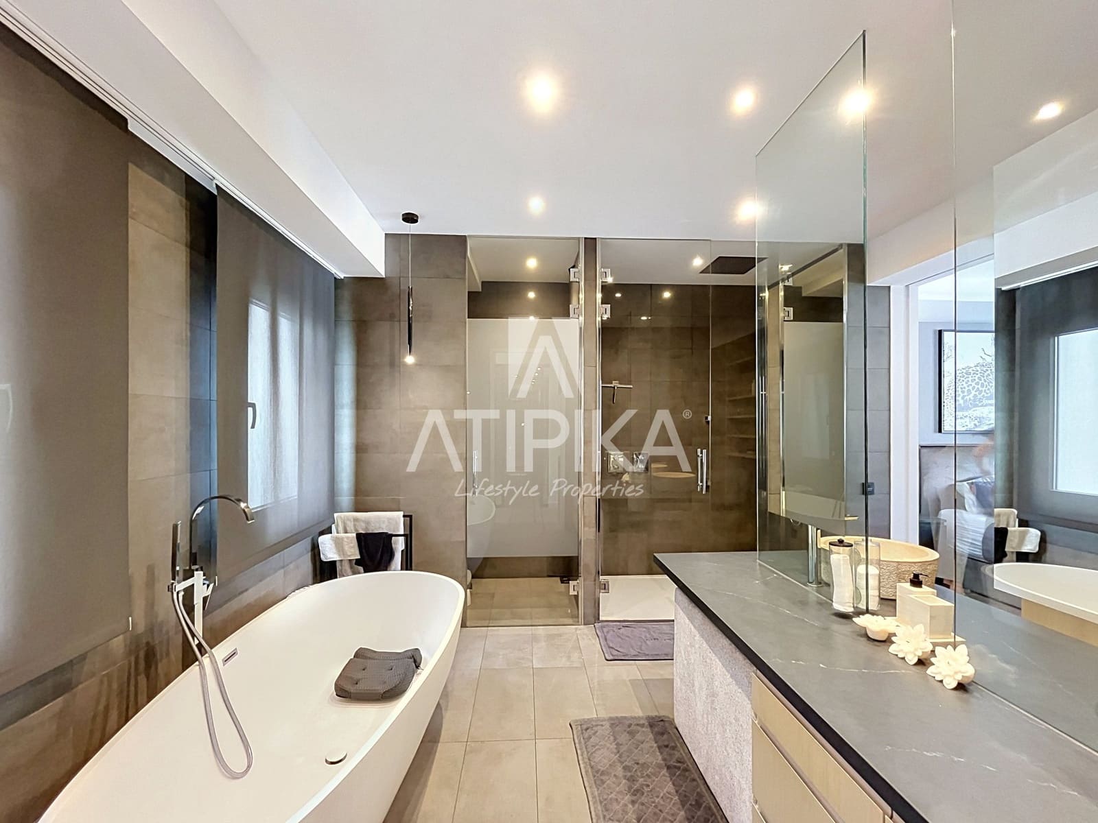 5 soveværelse Penthouse til salg i Barcelona by med swimmingpool - € 3.200.000 (Ref: 10166002)