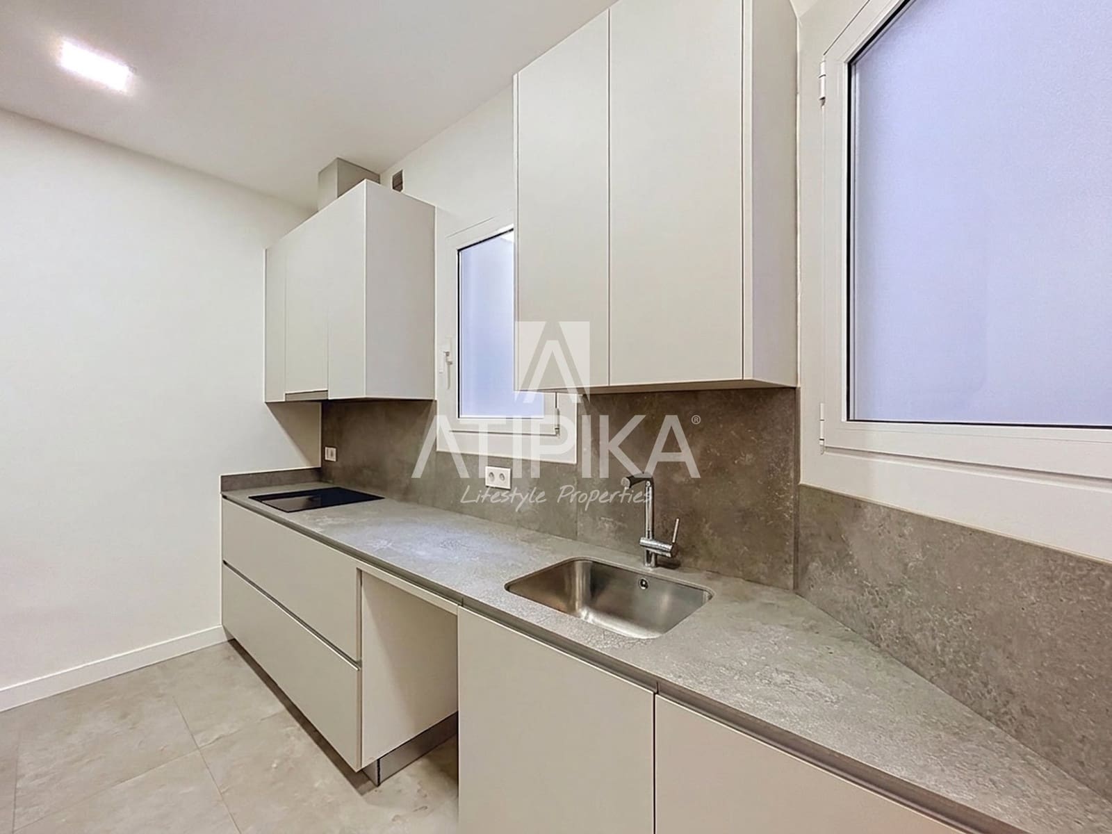 5 bedroom Office for rent in Barcelona city - € 2,400 (Ref: 10166003)