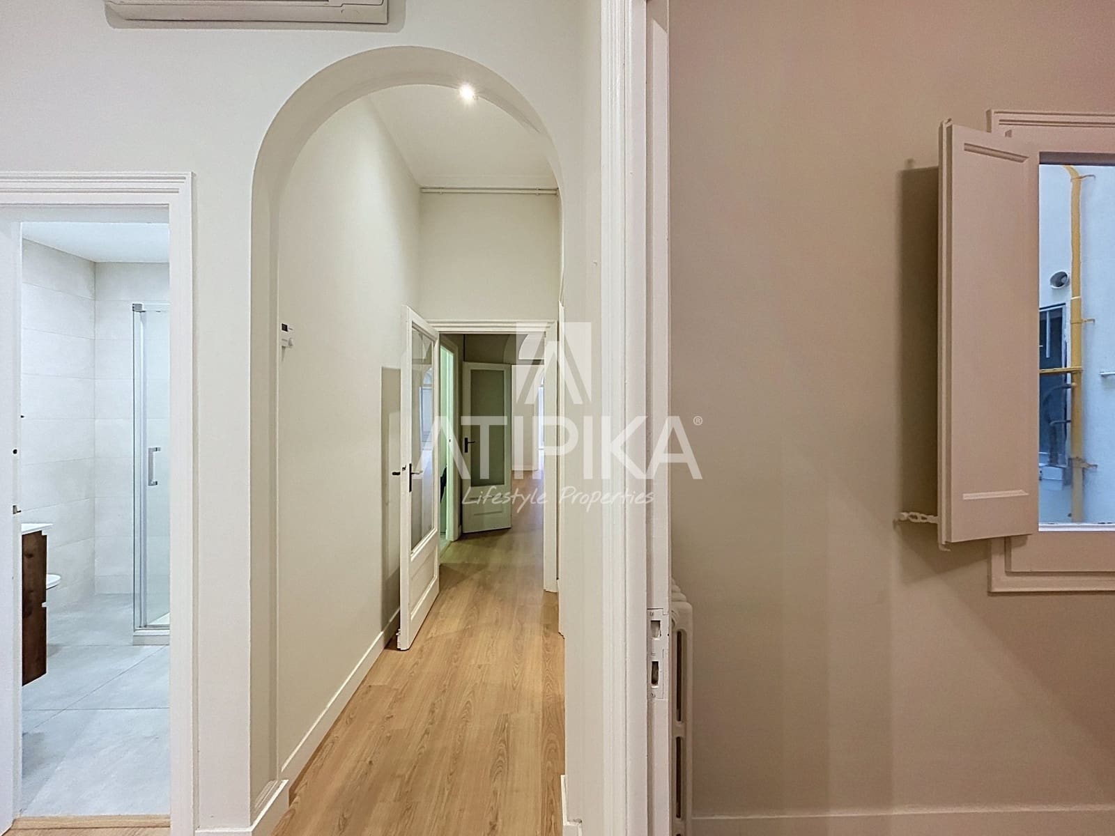 5 bedroom Office for rent in Barcelona city - € 2,400 (Ref: 10166003)
