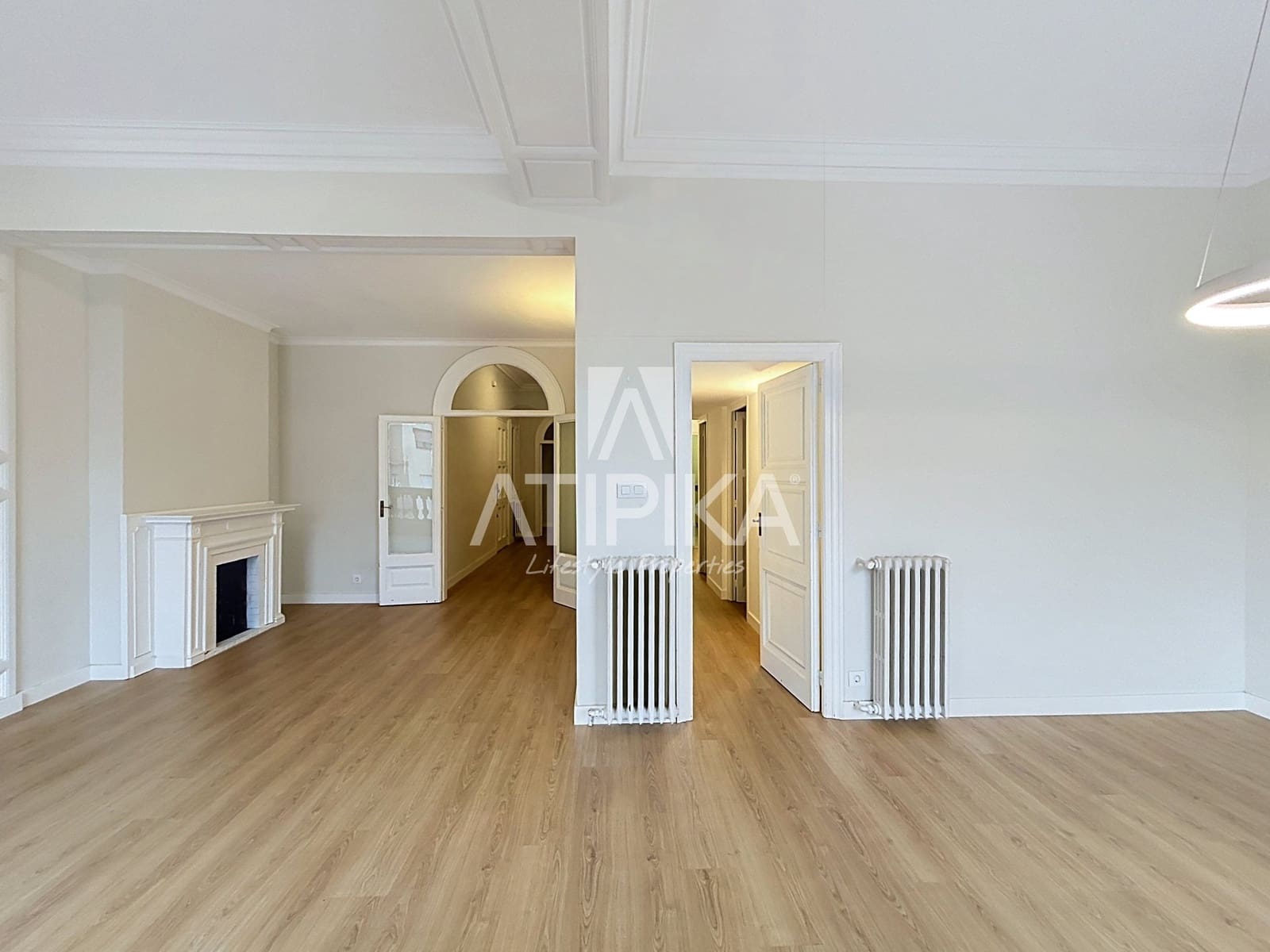 5 bedroom Office for rent in Barcelona city - € 2,400 (Ref: 10166003)
