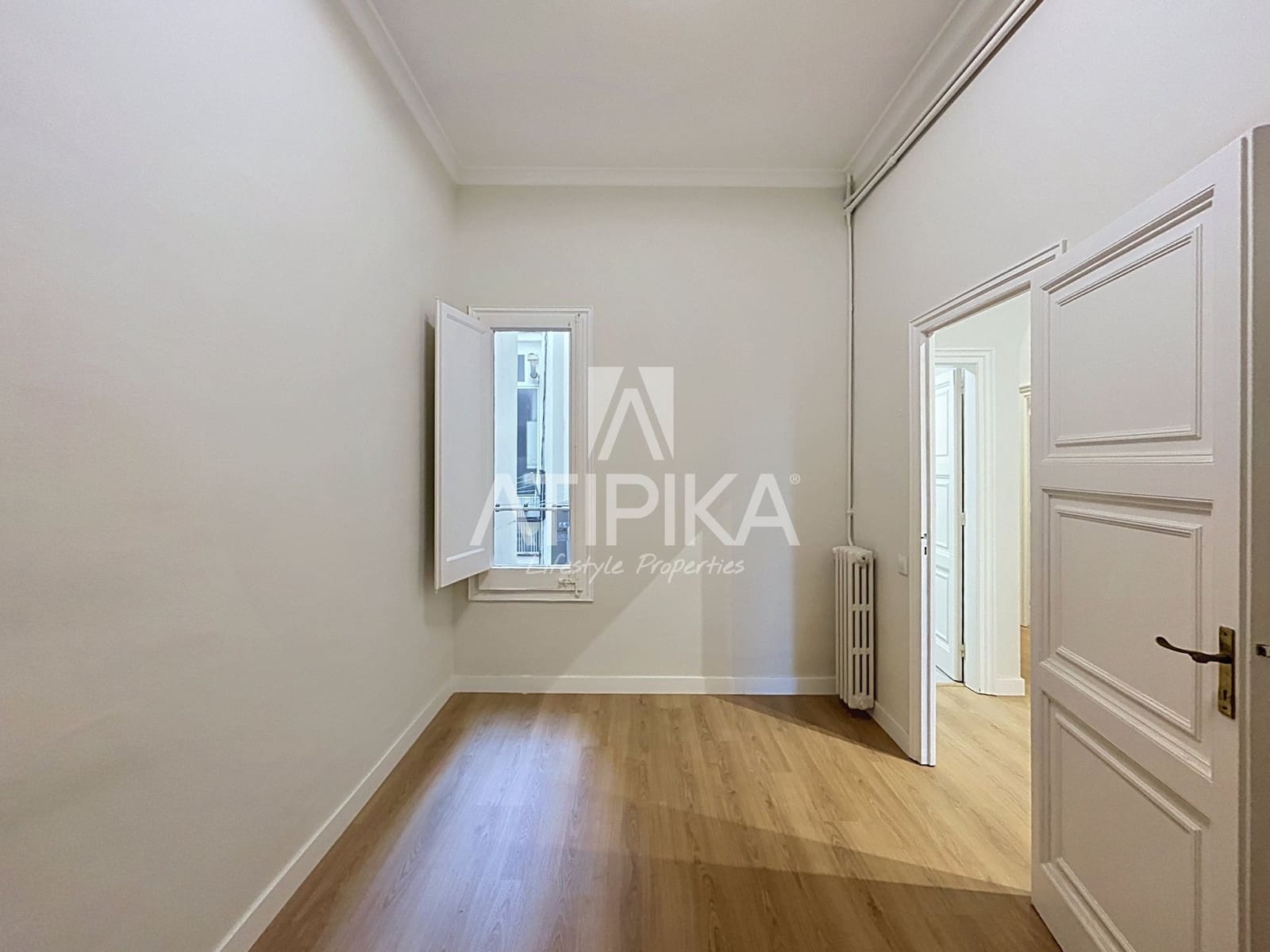 5 bedroom Office for rent in Barcelona city - € 2,400 (Ref: 10166003)