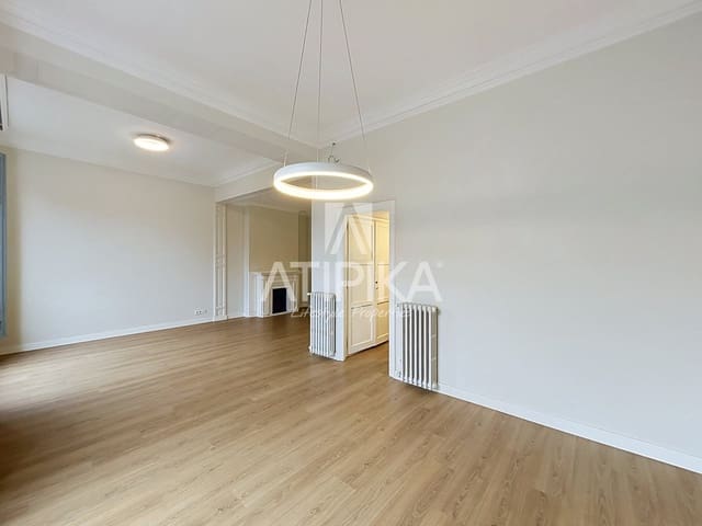 5 bedroom Office for rent in Barcelona city - € 2,400 (Ref: 10166003)