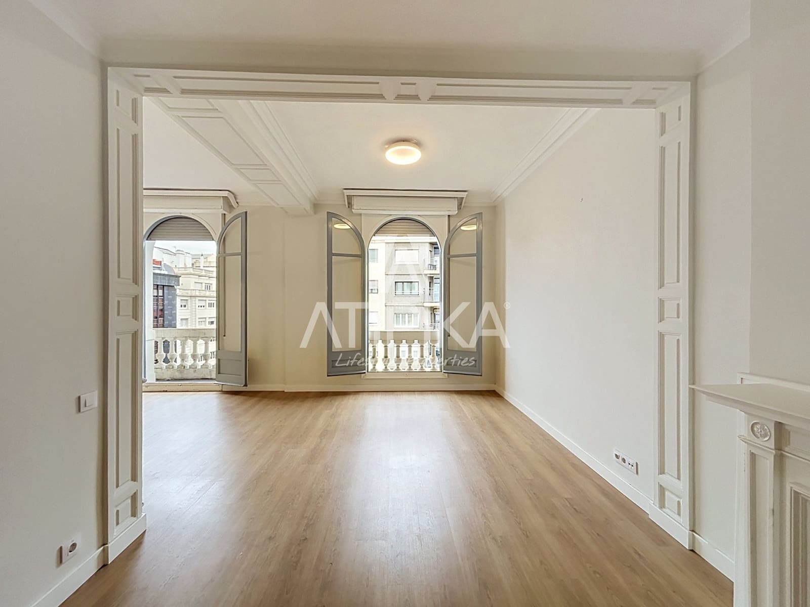 5 bedroom Office for rent in Barcelona city - € 2,400 (Ref: 10166003)