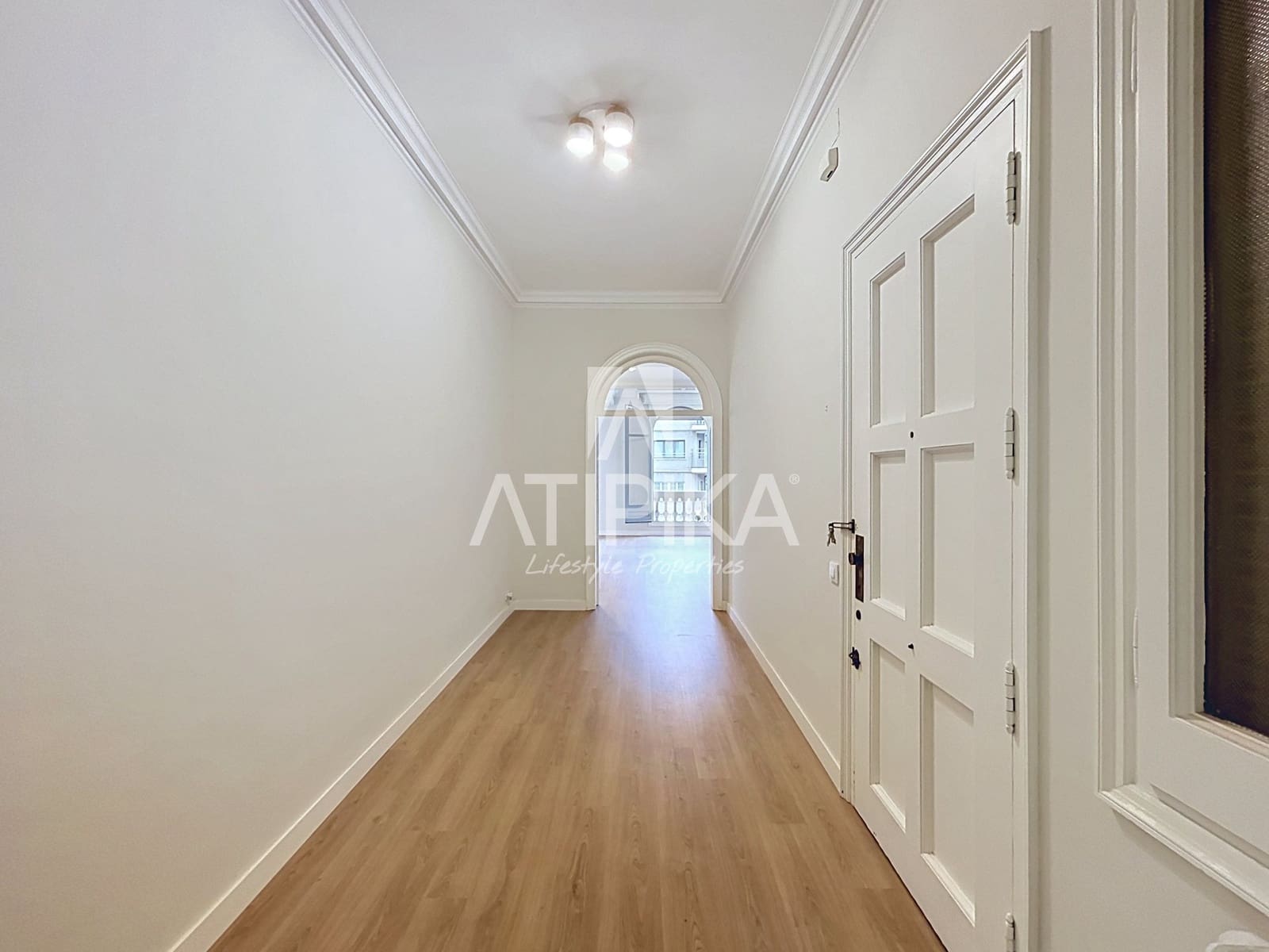 5 bedroom Office for rent in Barcelona city - € 2,400 (Ref: 10166003)