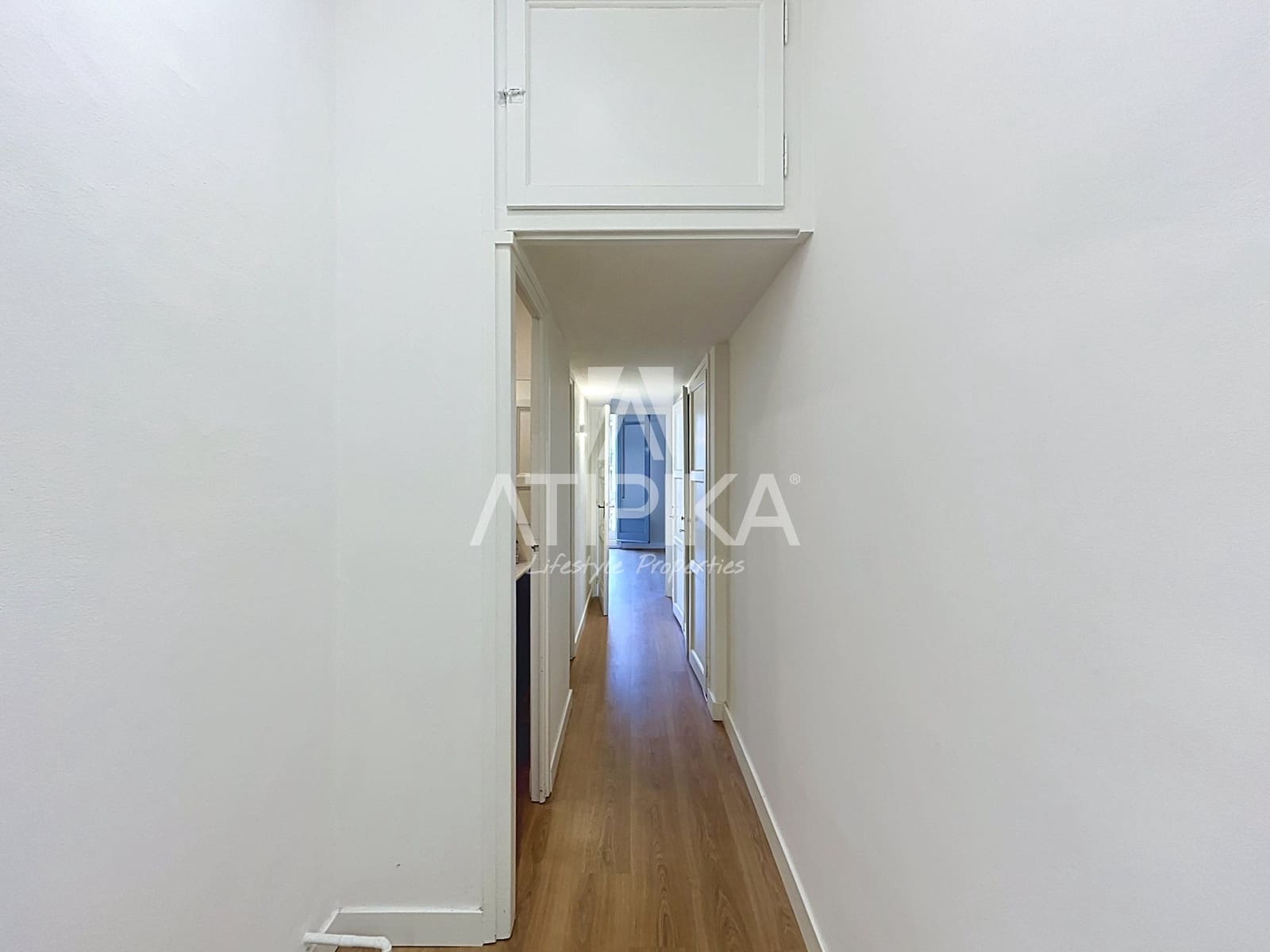 5 bedroom Office for rent in Barcelona city - € 2,400 (Ref: 10166003)