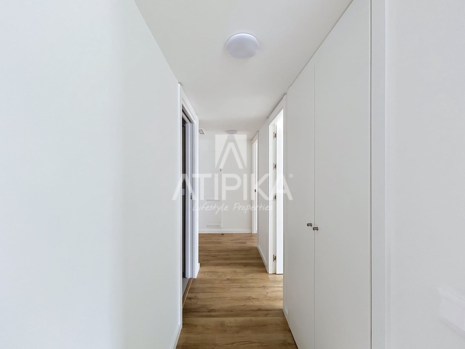 2 slaapkamer Appartement te huur in Barcelona stad met zwembad garage - € 1.900 (Ref: 10168075)
