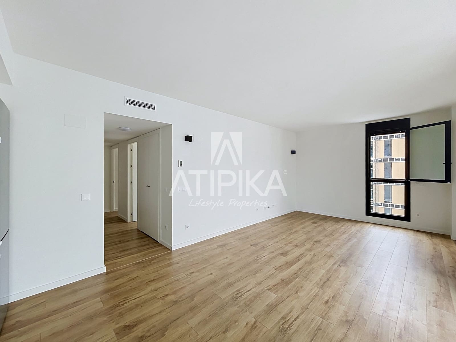 2 slaapkamer Appartement te huur in Barcelona stad met zwembad garage - € 1.900 (Ref: 10168075)