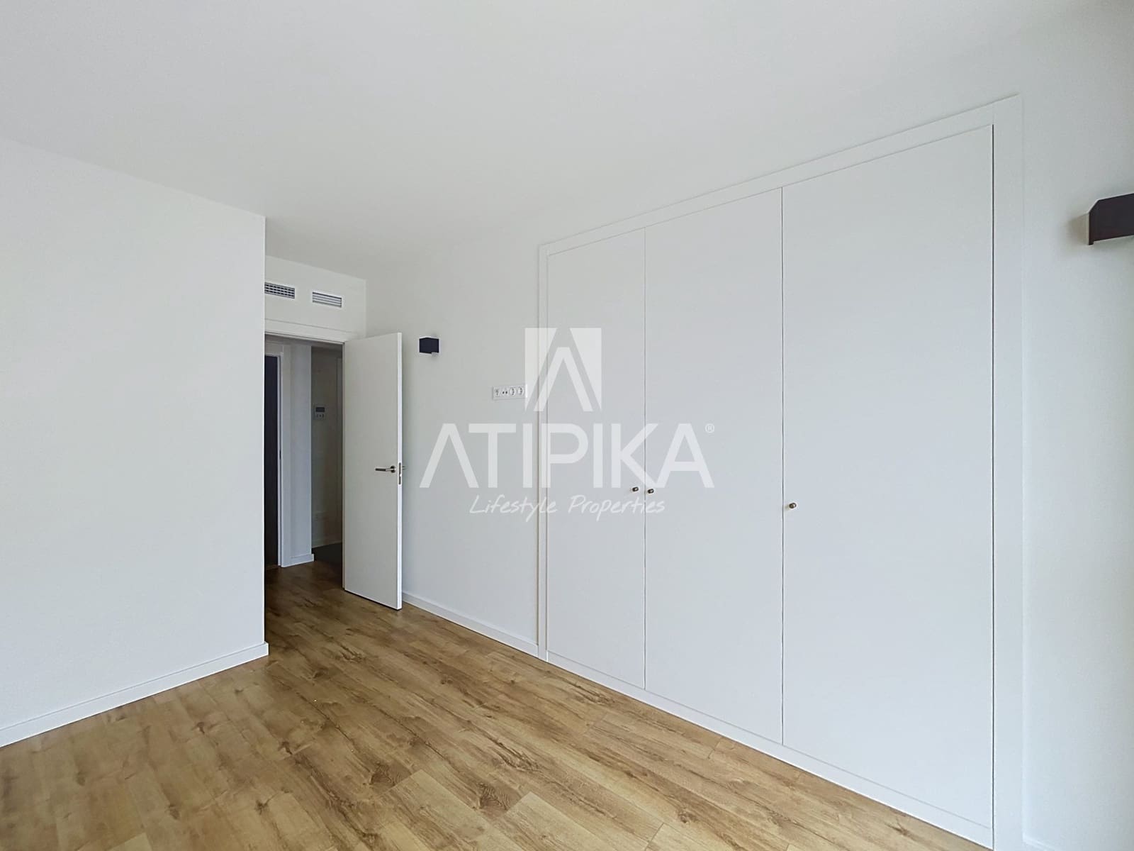 2 slaapkamer Appartement te huur in Barcelona stad met zwembad garage - € 1.900 (Ref: 10168075)