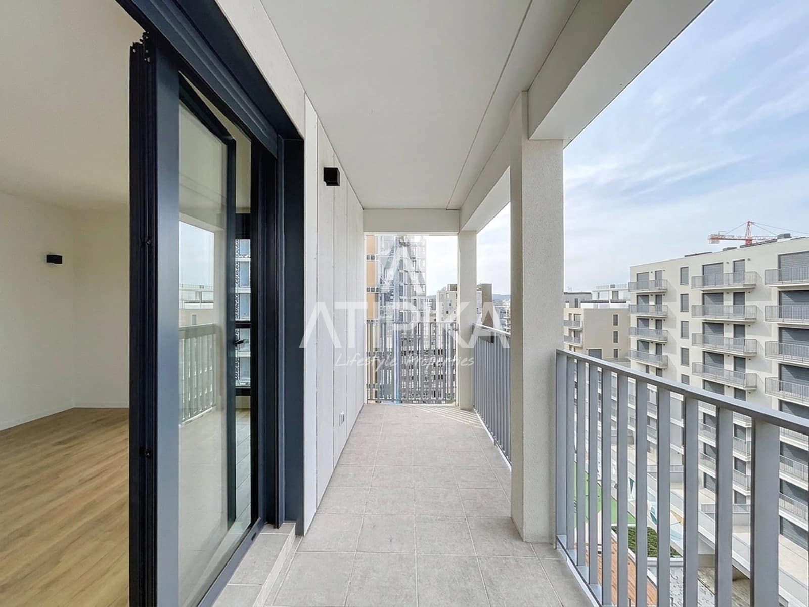 2 slaapkamer Appartement te huur in Barcelona stad met zwembad garage - € 1.900 (Ref: 10168075)