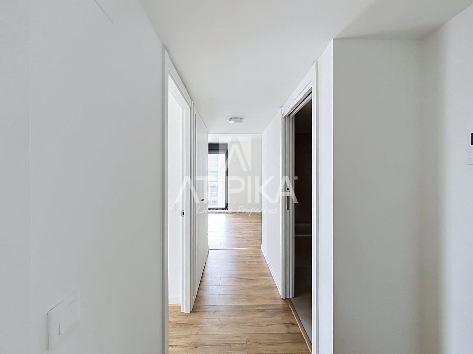 2 slaapkamer Appartement te huur in Barcelona stad met zwembad garage - € 1.900 (Ref: 10168075)