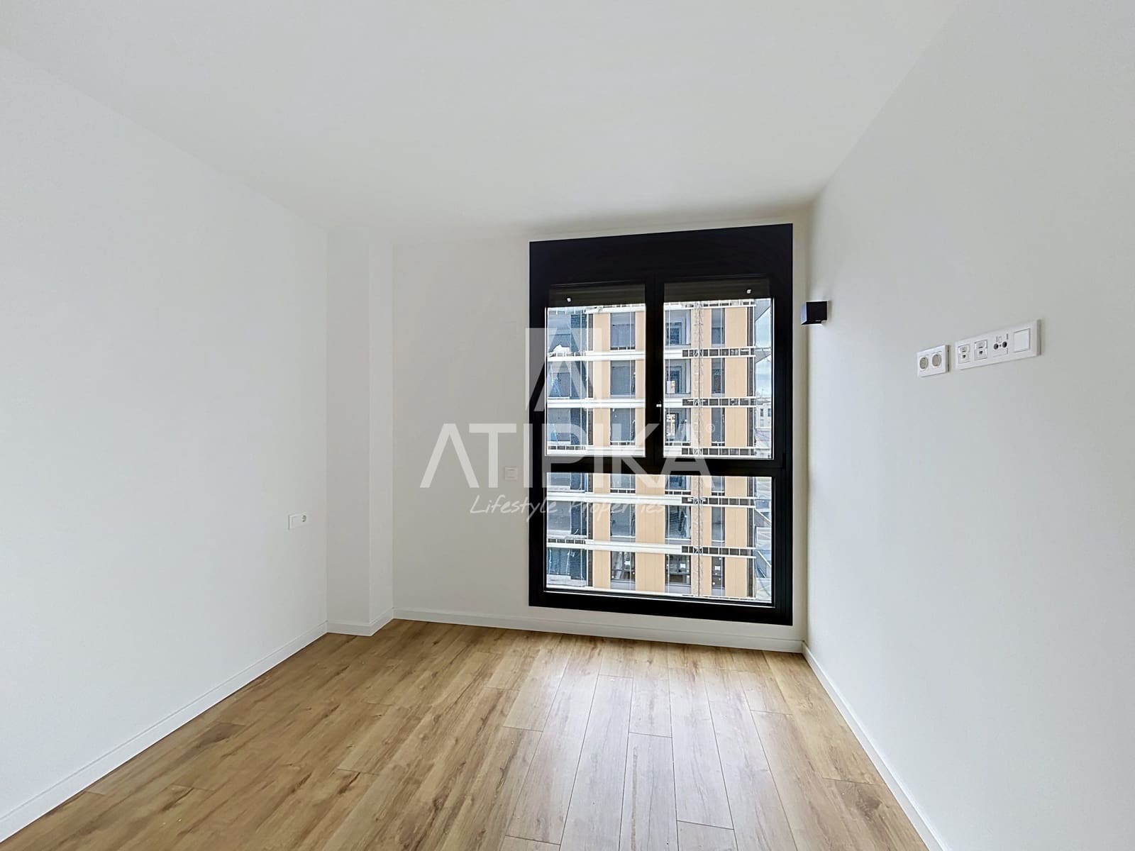 2 slaapkamer Appartement te huur in Barcelona stad met zwembad garage - € 1.900 (Ref: 10168075)