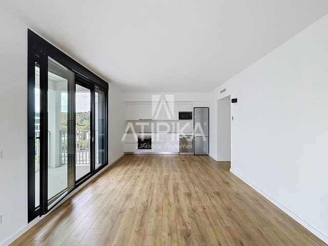 2 slaapkamer Appartement te huur in Barcelona stad met zwembad garage - € 1.900 (Ref: 10168075)