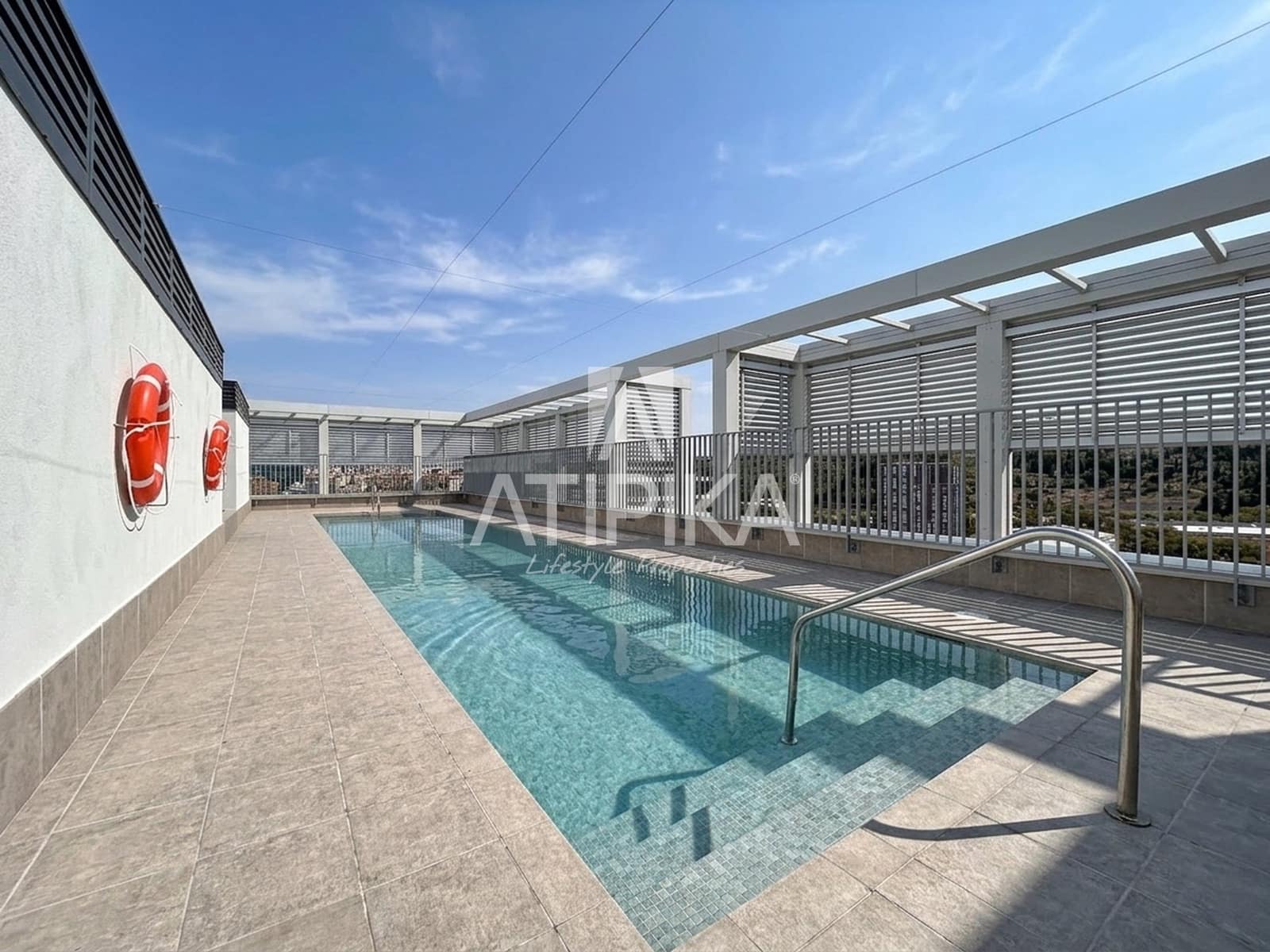 2 slaapkamer Appartement te huur in Barcelona stad met zwembad garage - € 1.900 (Ref: 10168075)