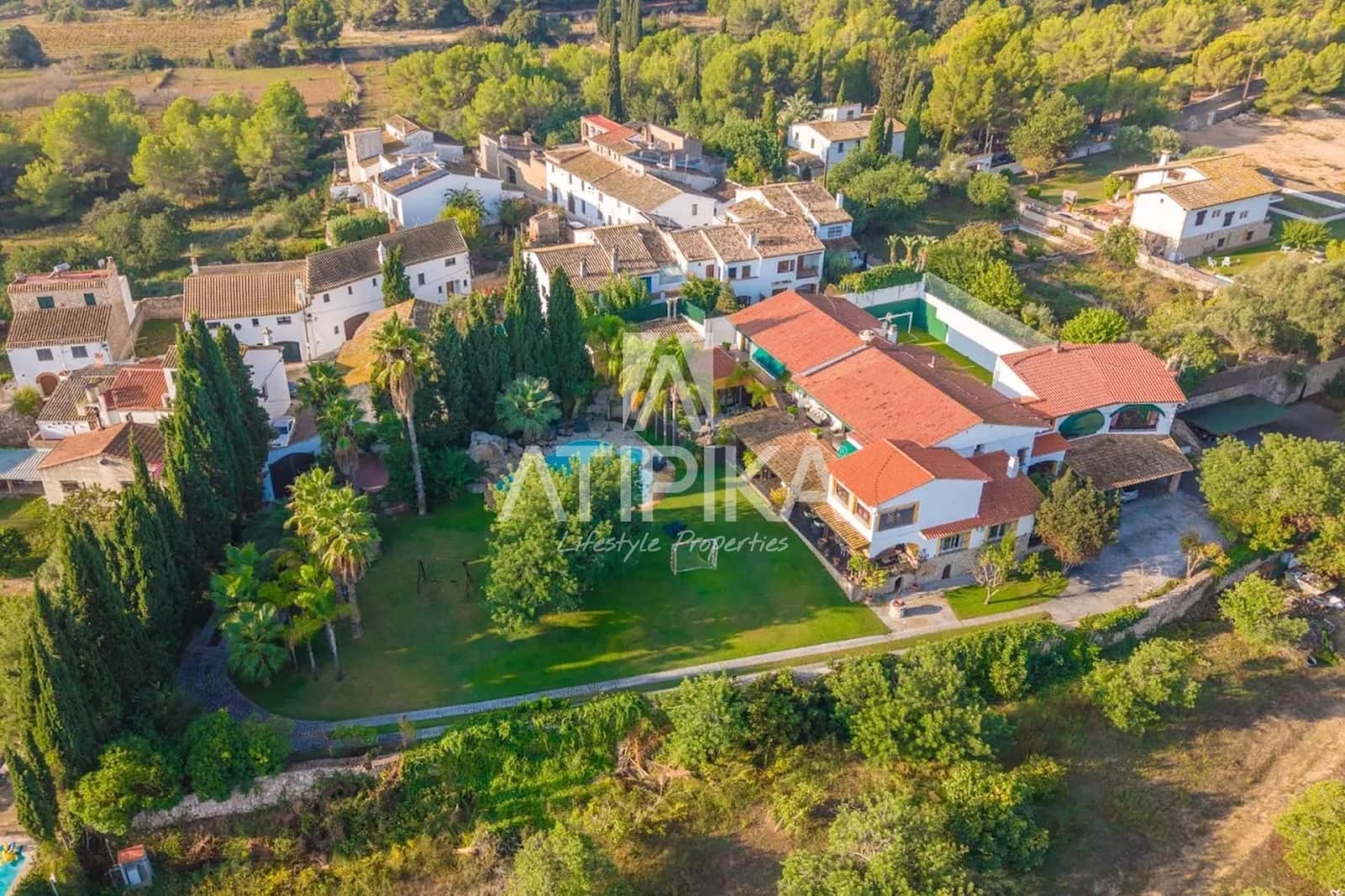 7 soveværelse Villa til salg i Sant Pere de Ribes med swimmingpool - € 4.350.000 (Ref: 10168076)