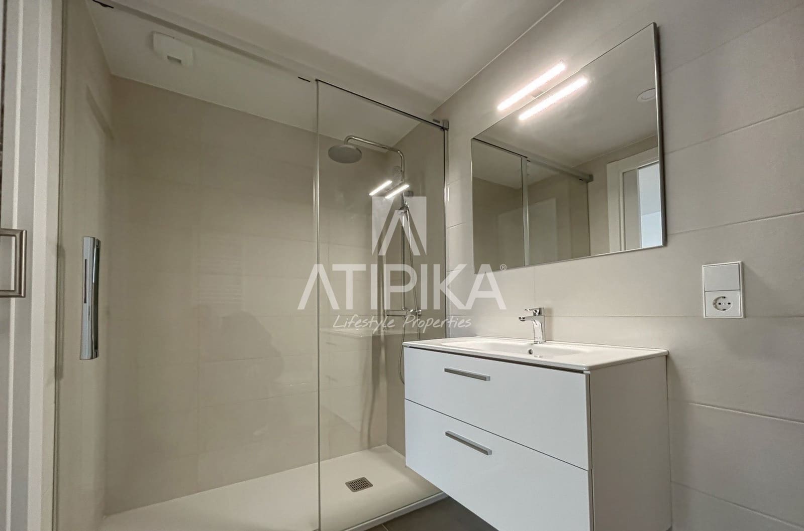 3 bedroom Apartment for rent in Sitges with pool garage - € 2,886 (Ref: 10182417)