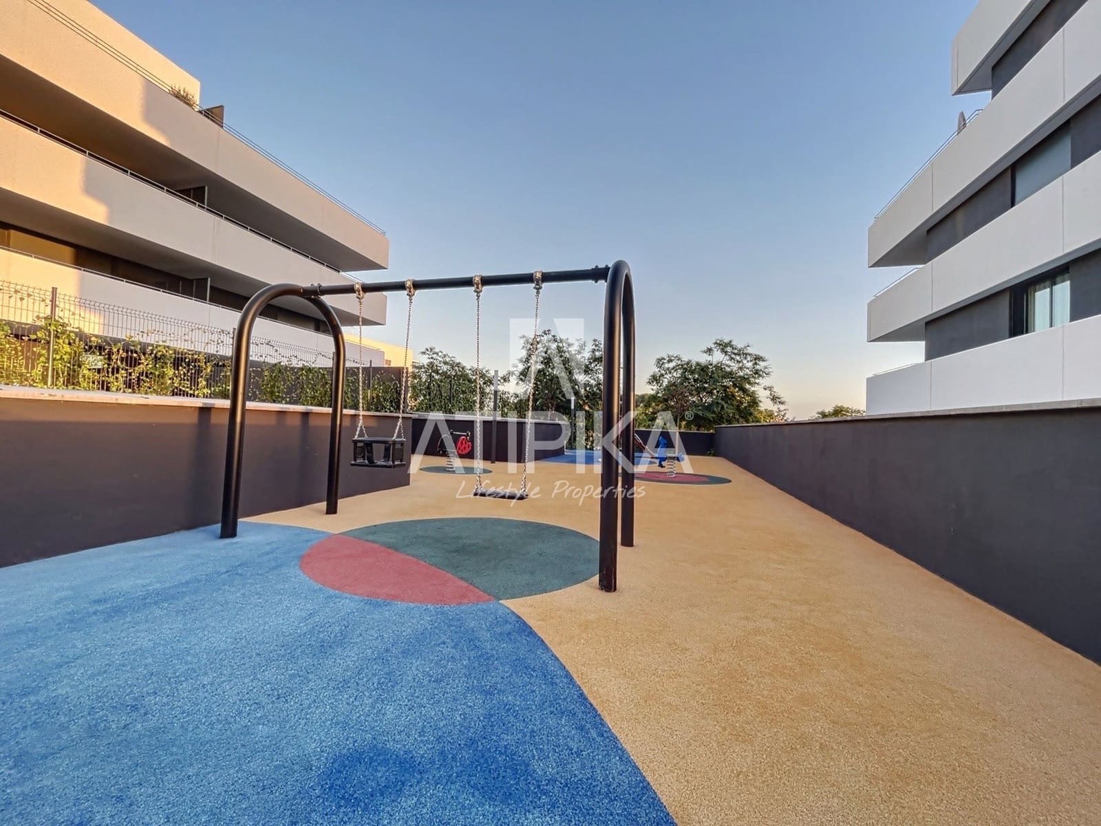 3 bedroom Apartment for rent in Sitges with pool garage - € 2,886 (Ref: 10182417)