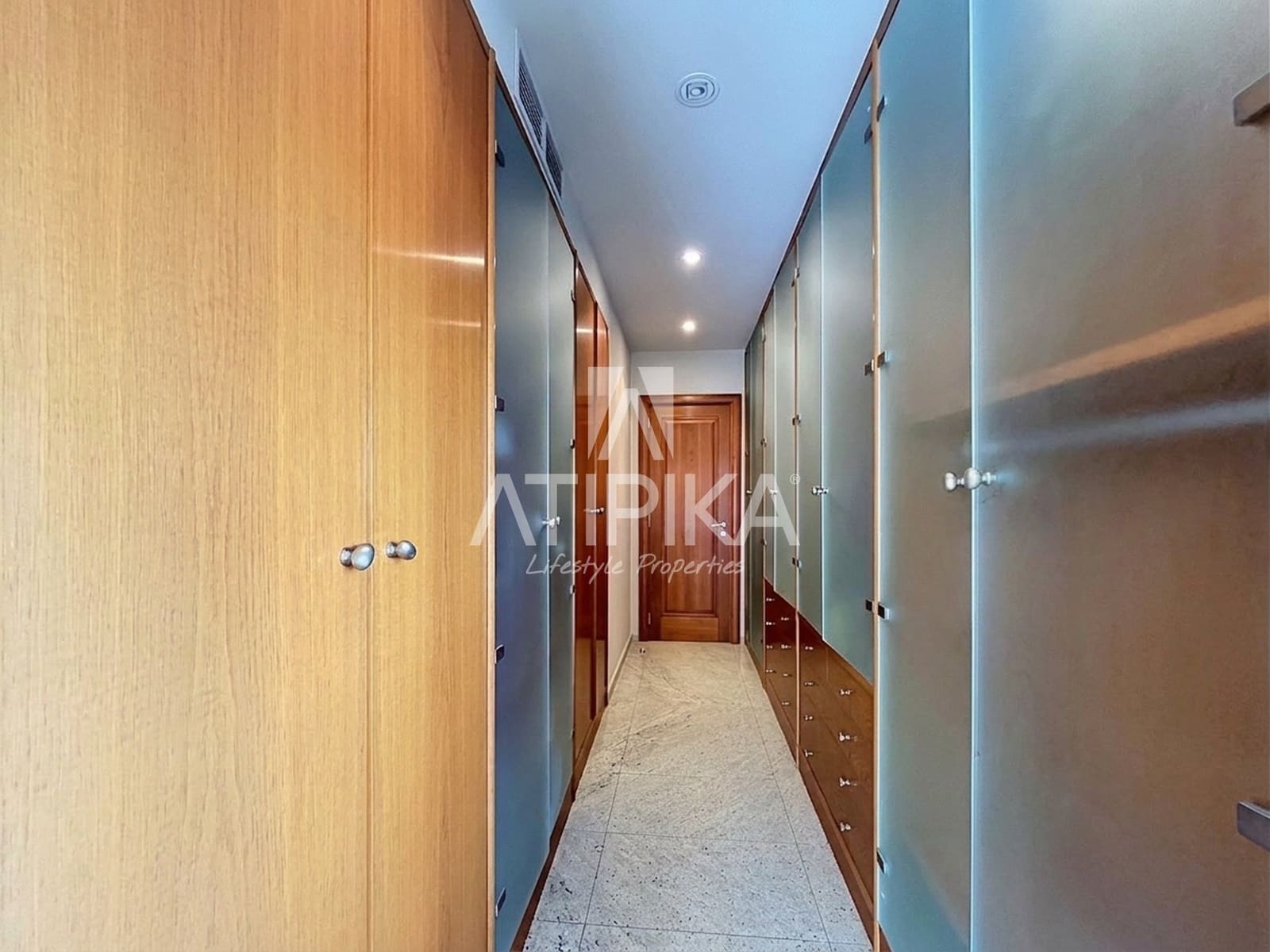 4 soveværelse Villa til salg i Esplugues de Llobregat med swimmingpool garage - € 2.150.000 (Ref: 10186321)