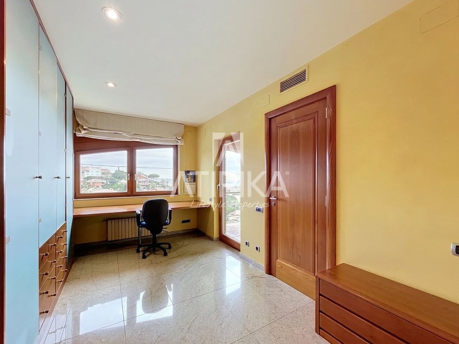 4 soveværelse Villa til salg i Esplugues de Llobregat med swimmingpool garage - € 2.150.000 (Ref: 10186321)