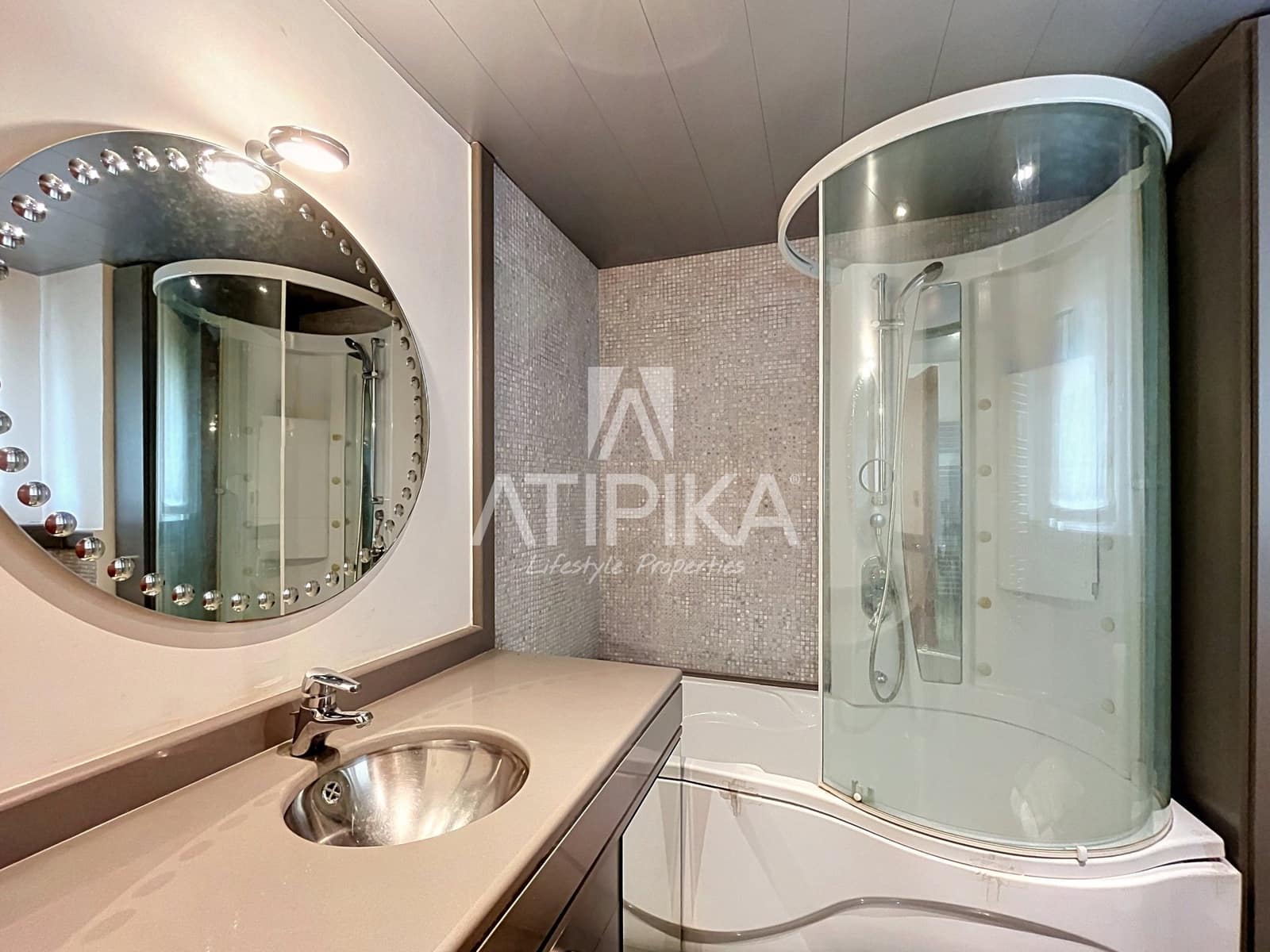 4 soveværelse Villa til salg i Esplugues de Llobregat med swimmingpool garage - € 2.150.000 (Ref: 10186321)