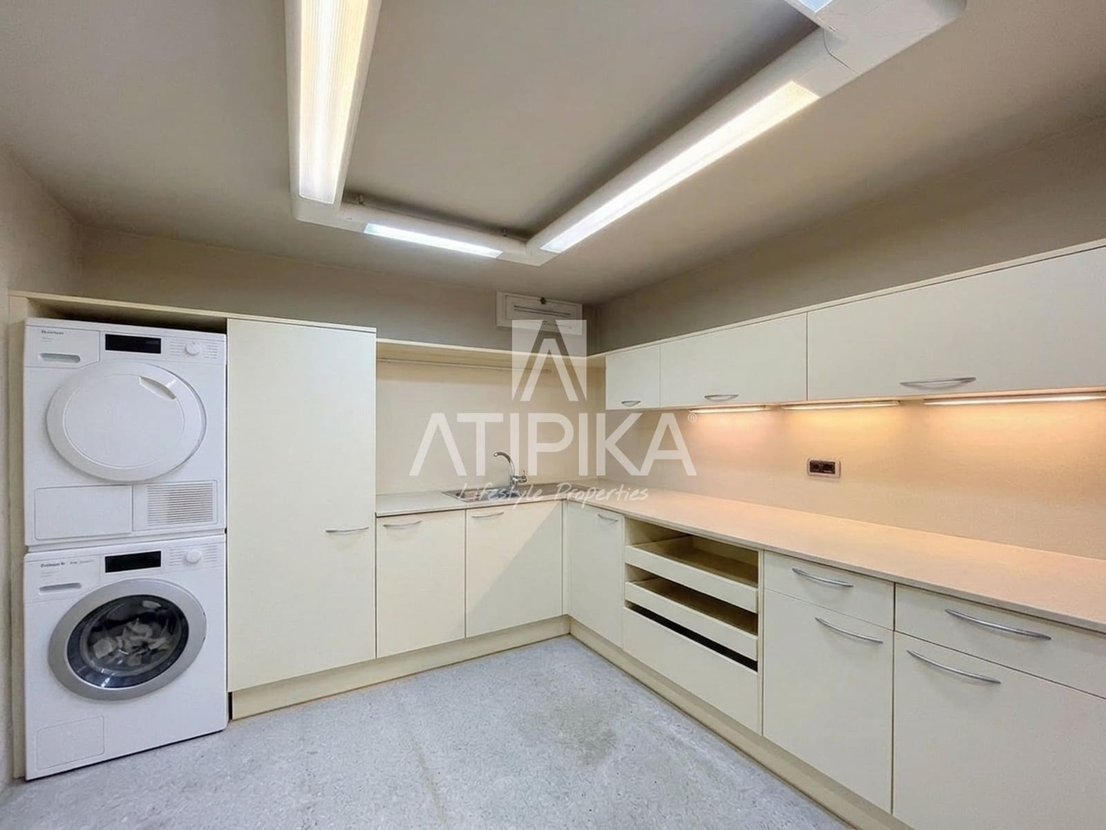 4 soveværelse Villa til salg i Esplugues de Llobregat med swimmingpool garage - € 2.150.000 (Ref: 10186321)